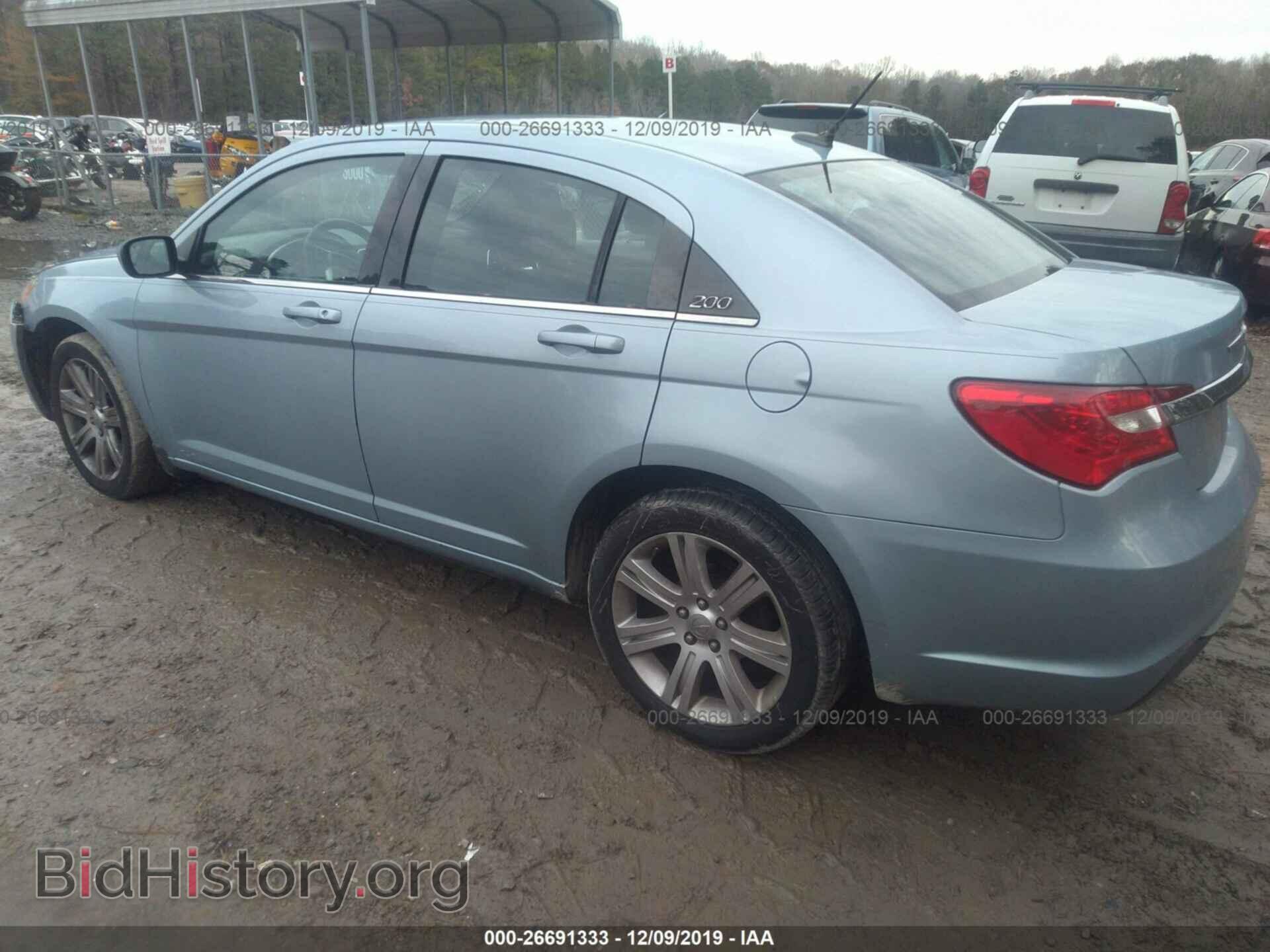2013 Chrysler 200 - VIN: 1C3CCBBB0DN735752 - Фото 3