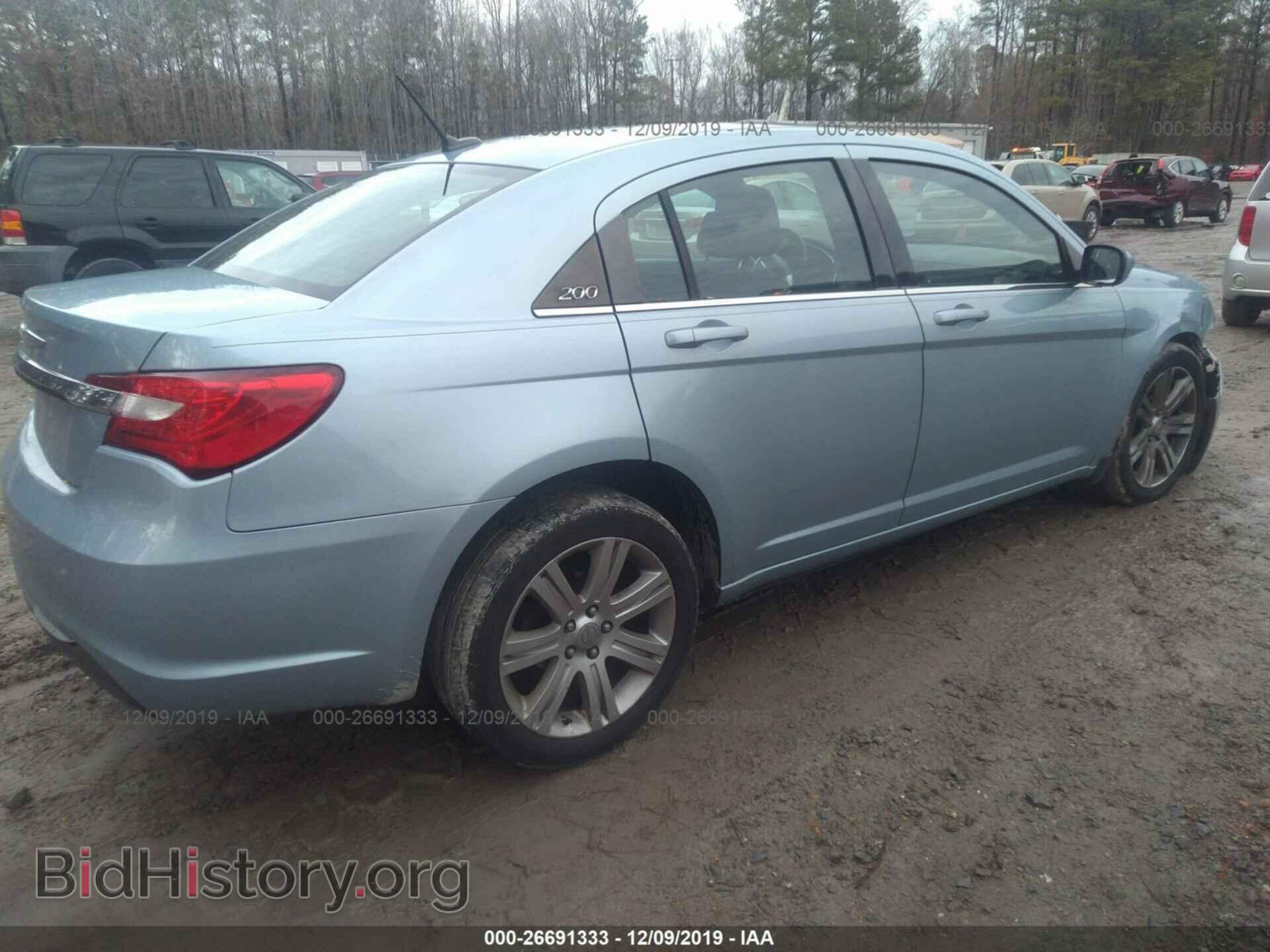 2013 Chrysler 200 - VIN: 1C3CCBBB0DN735752 - Фото 4
