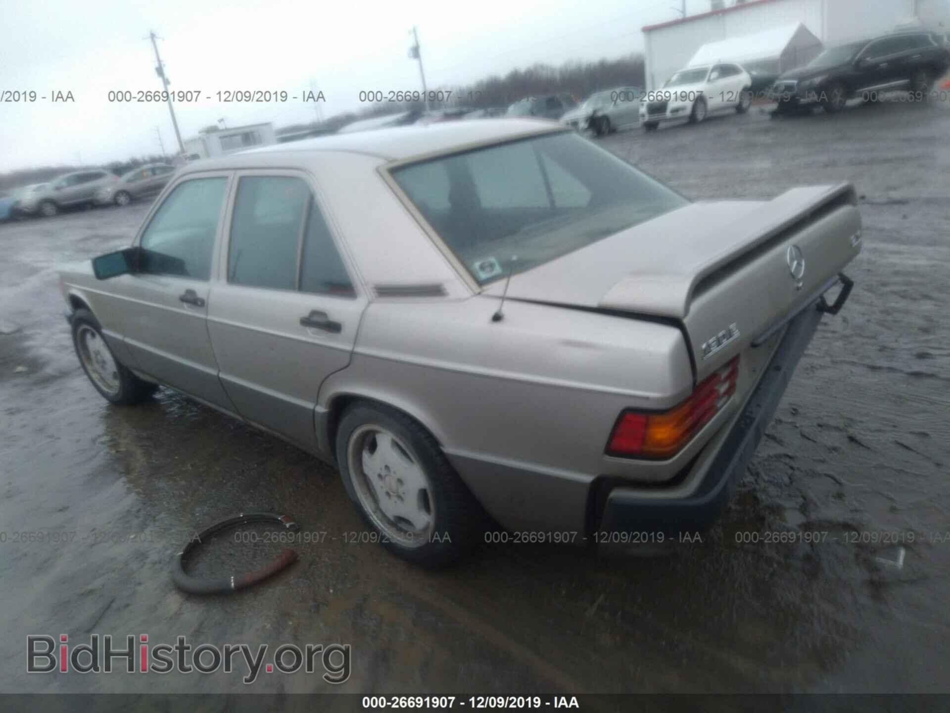 1990 MERCEDES-BENZ 190 - VIN: WDBDA29D9LF729596 - Photo 3