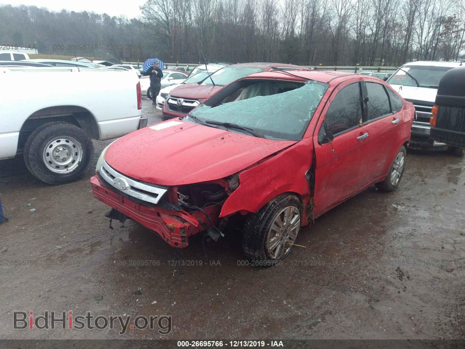2008 Ford Focus - VIN: 1FAHP35N08W100764 - Фото 2