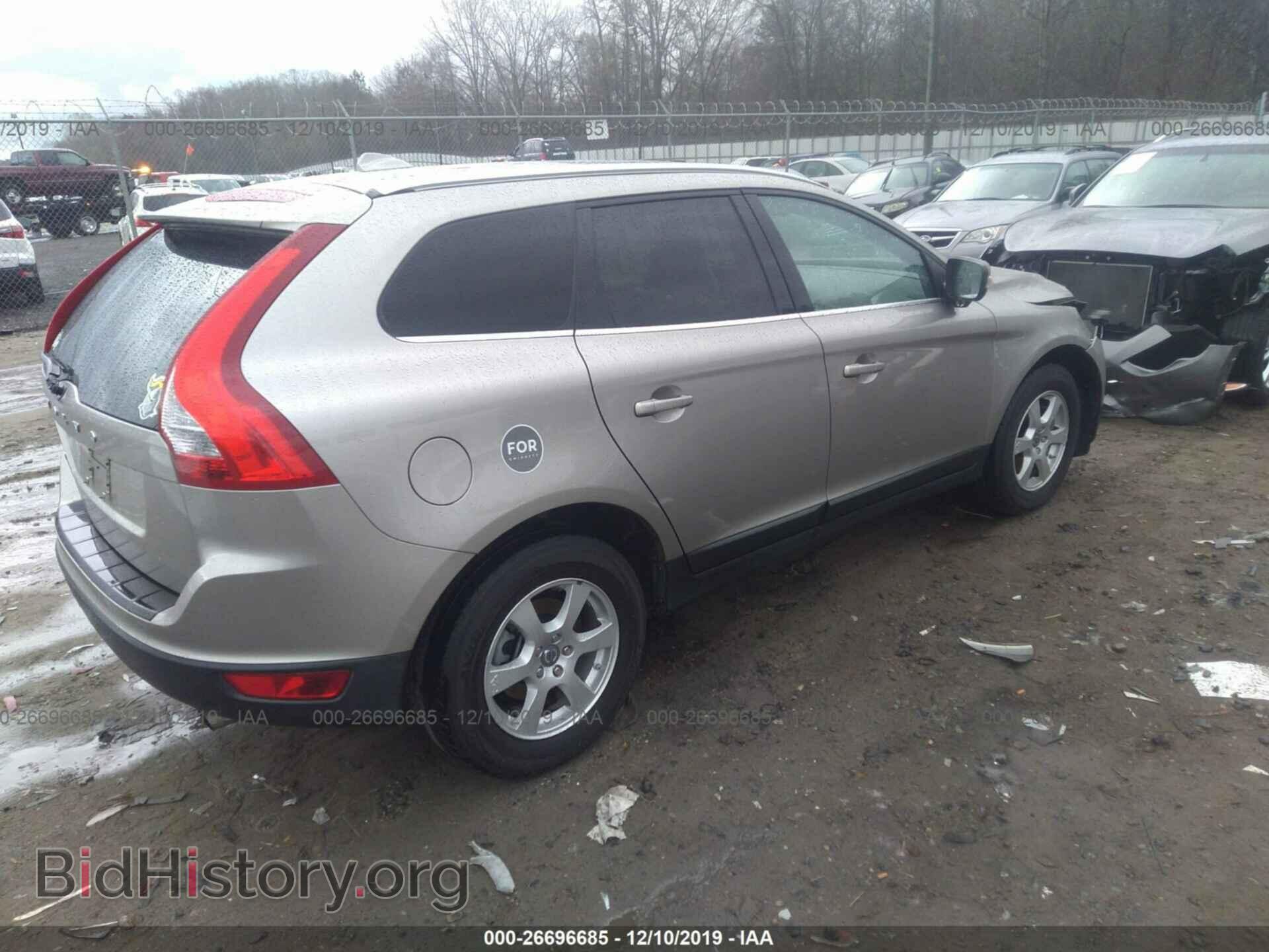 2011 VOLVO XC60 - VIN: YV4952DL7B2192000 - Фото 4