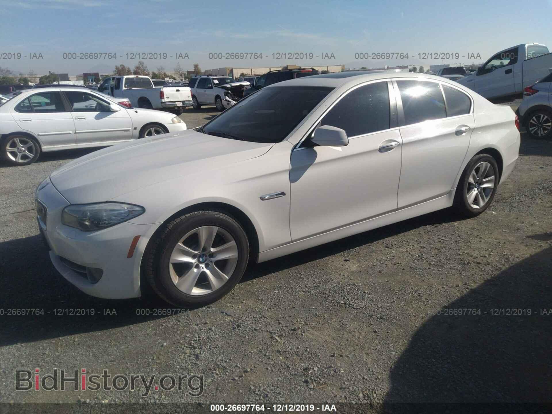 2011 BMW 528 - VIN: WBAFR1C51BC749580 - Photo 2