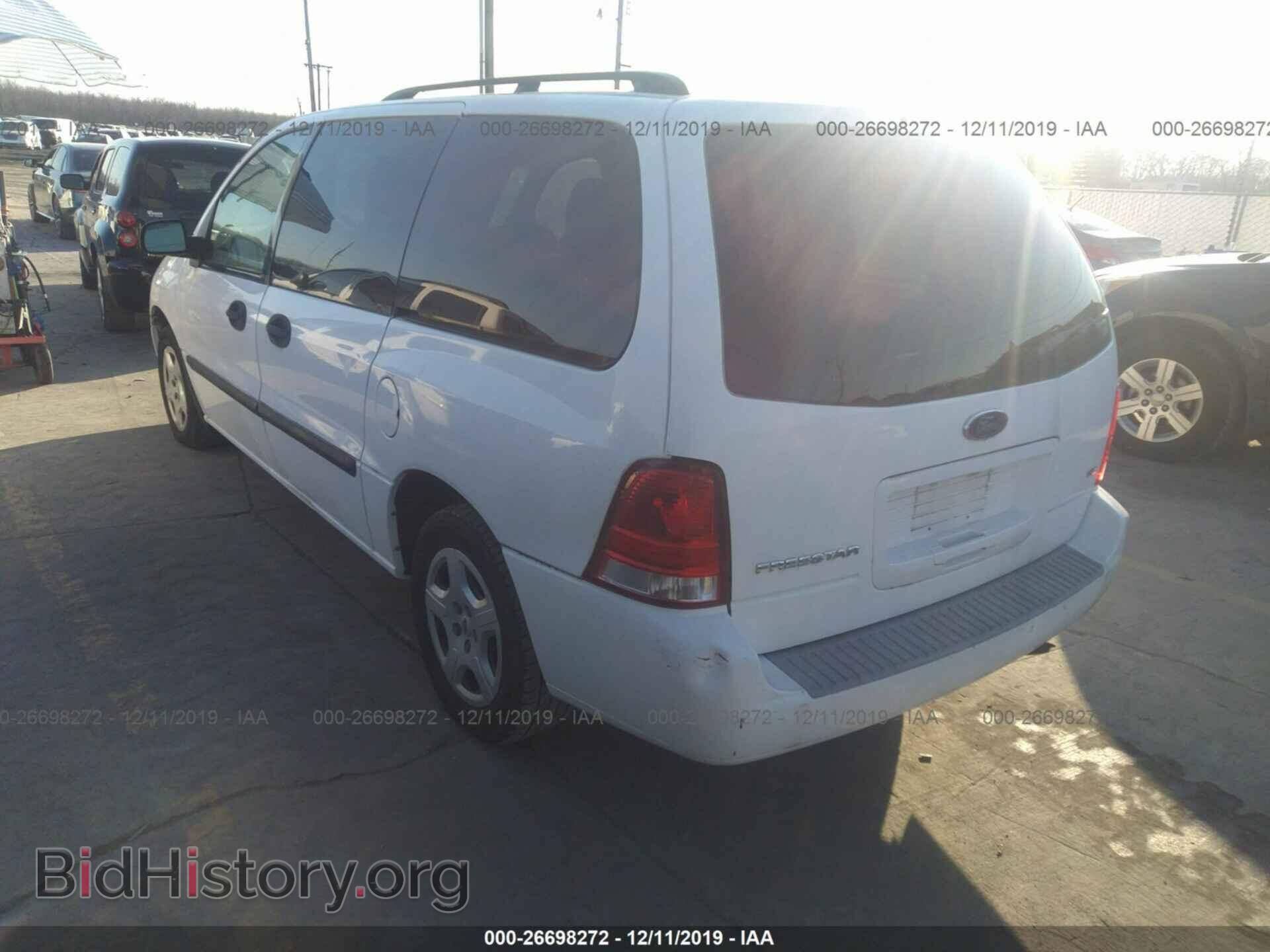 2004 FORD FREESTAR - VIN: 2FMZA51674BB29082 - Фото 3