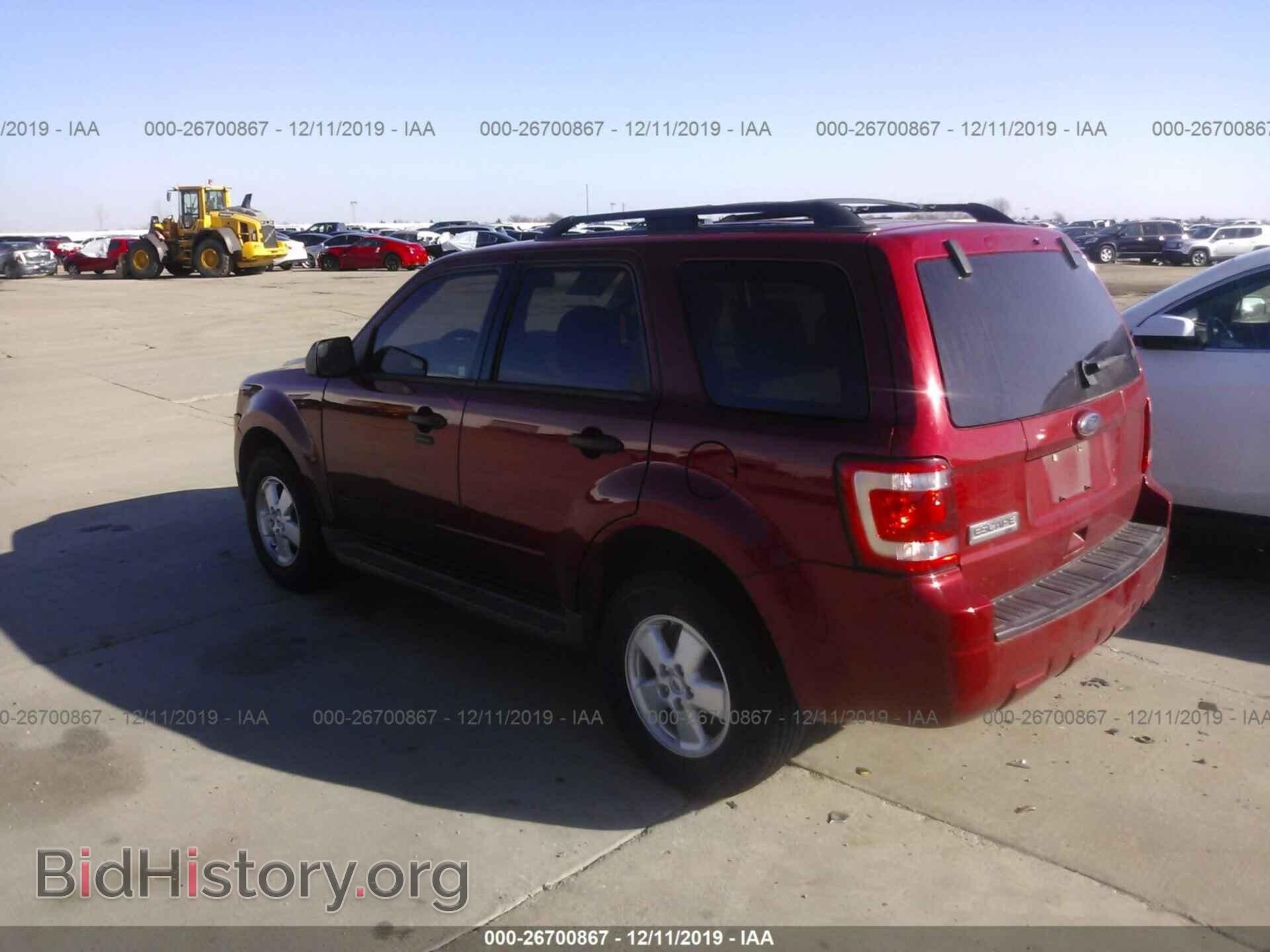 2011 Ford Escape - VIN: 1FMCU0D79BKA67790 - Фото 3