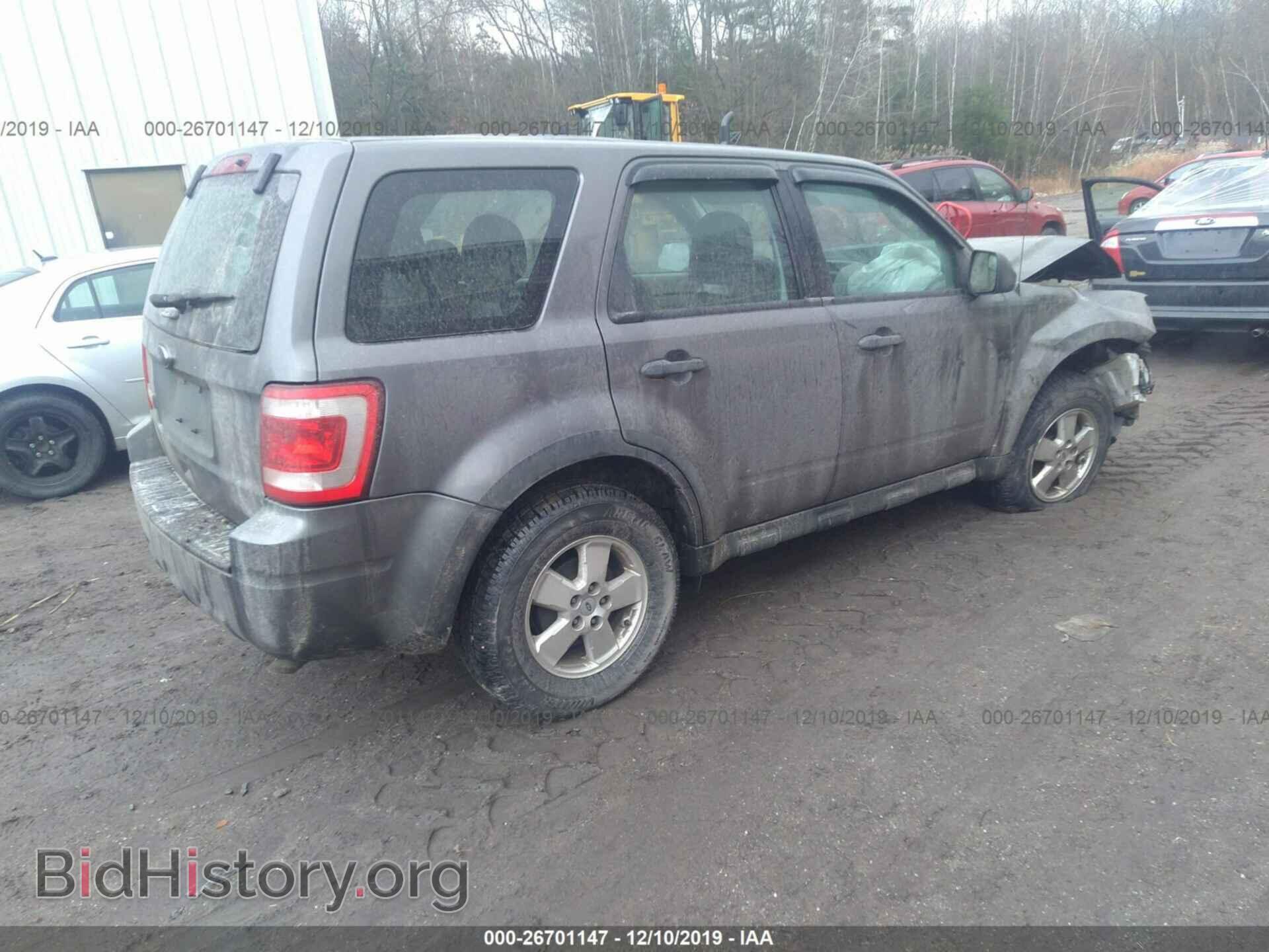2011 Ford Escape - VIN: 1FMCU9C78BKC30872 - Photo 4