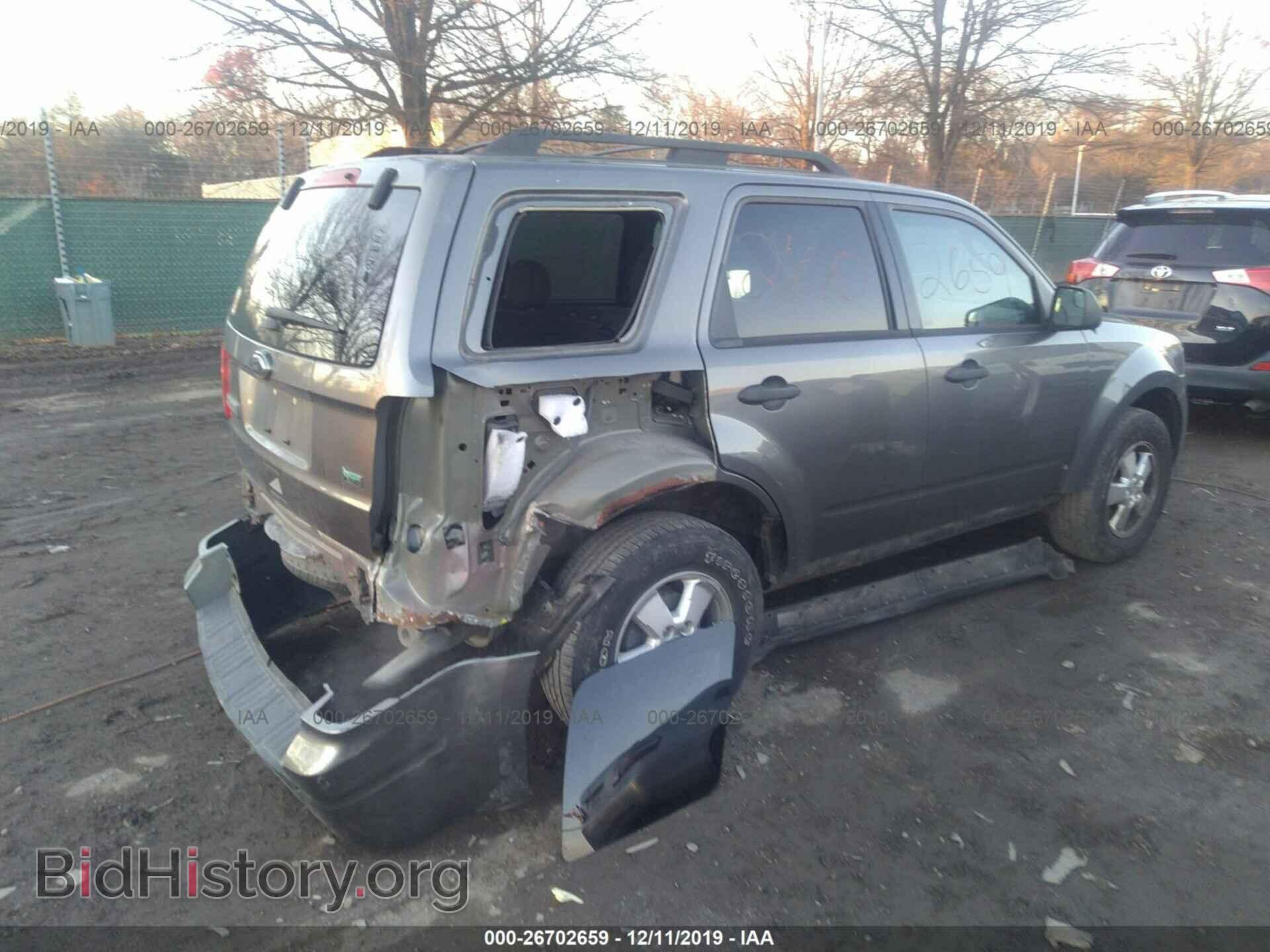 2011 Ford Escape - VIN: 1FMCU9DGXBKC36722 - Photo 4