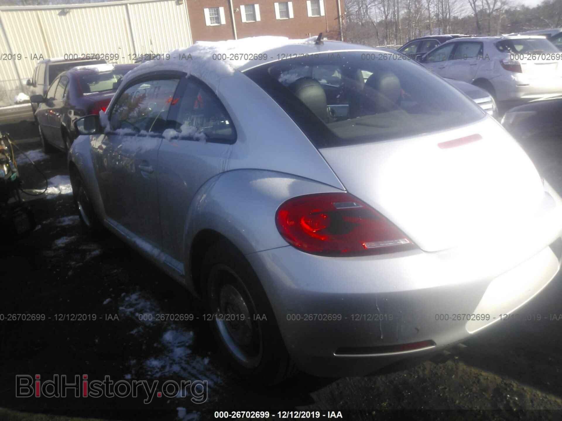 2012 Volkswagen Beetle - VIN: 3VWJP7AT1CM636216 - Фото 3