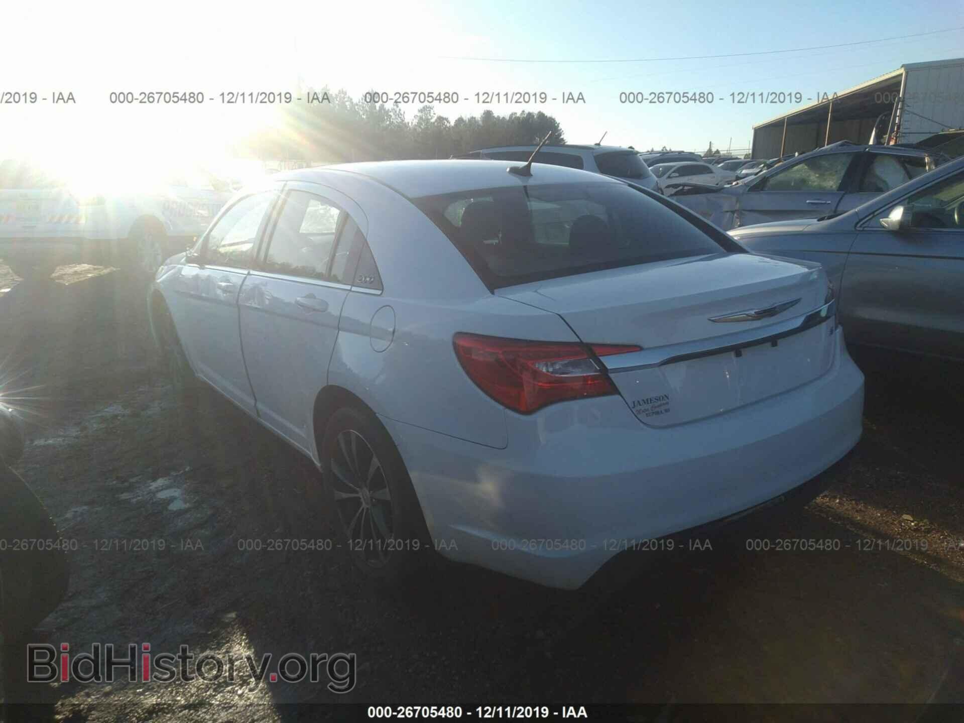 2013 CHRYSLER 200 - VIN: 1C3CCBBB1DN538590 - Фото 3