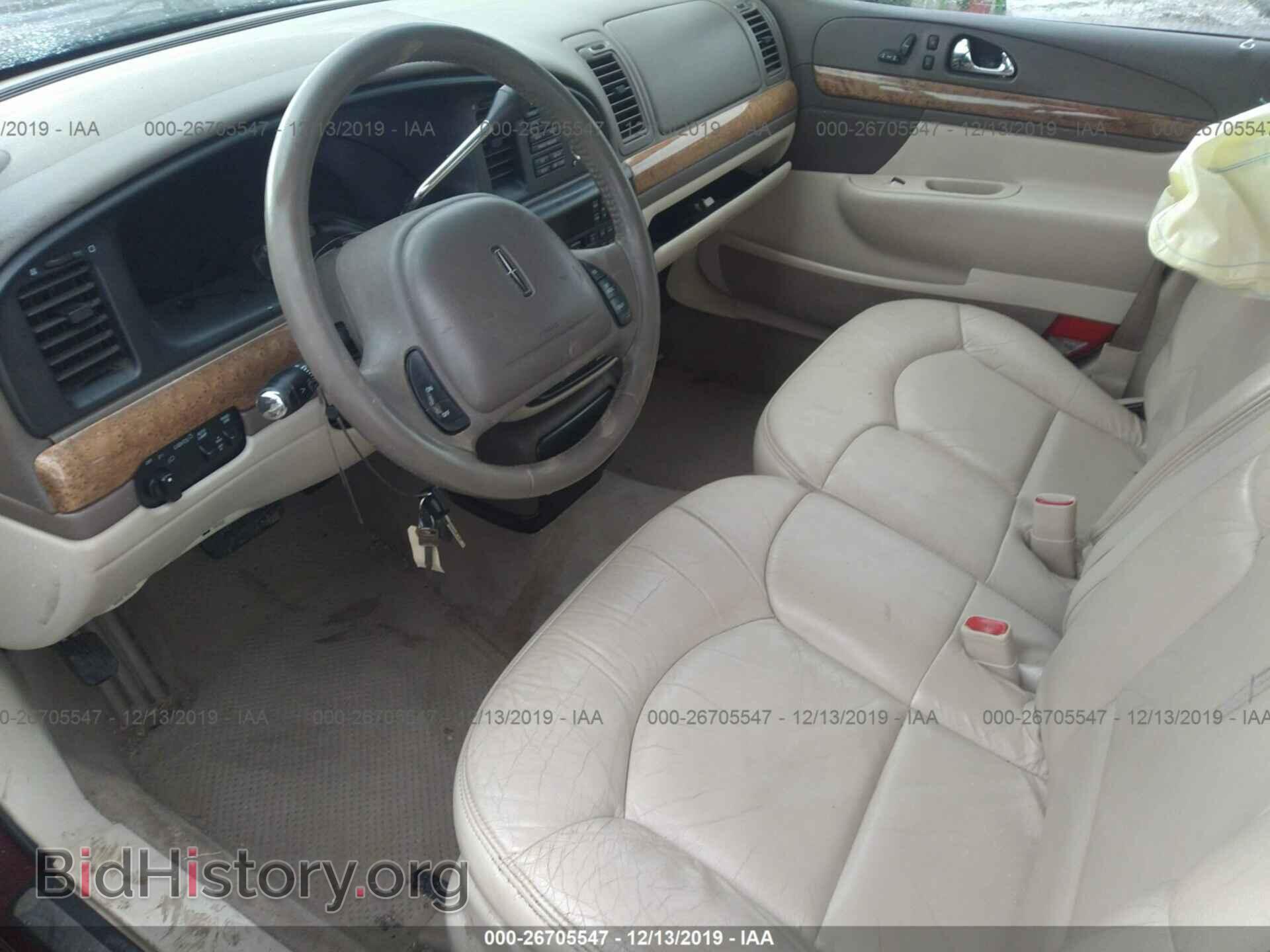 2000 Lincoln Continental - VIN: 1LNHM97V6YY839754 - Photo 5