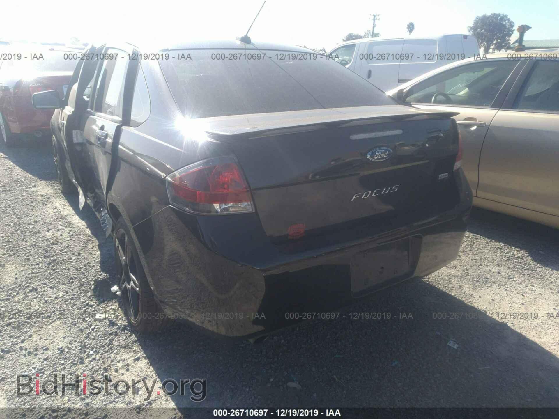 2011 Ford Focus - VIN: 1FAHP3GN4BW193678 - Фото 3