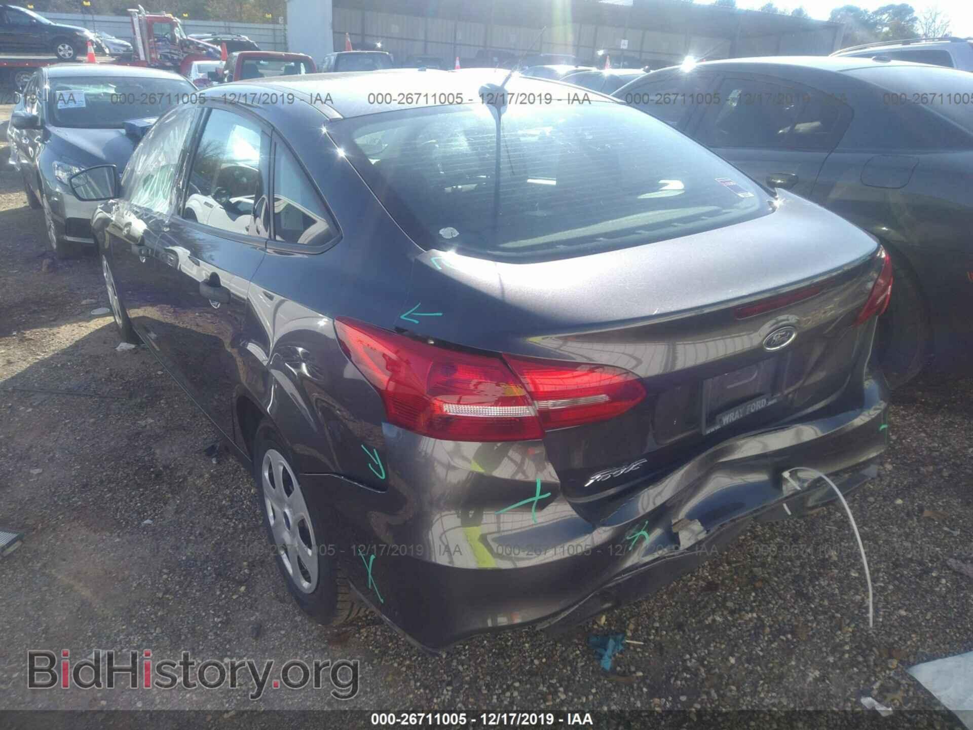 2017 Ford Focus - VIN: 1FADP3E24HL221237 - Фото 3