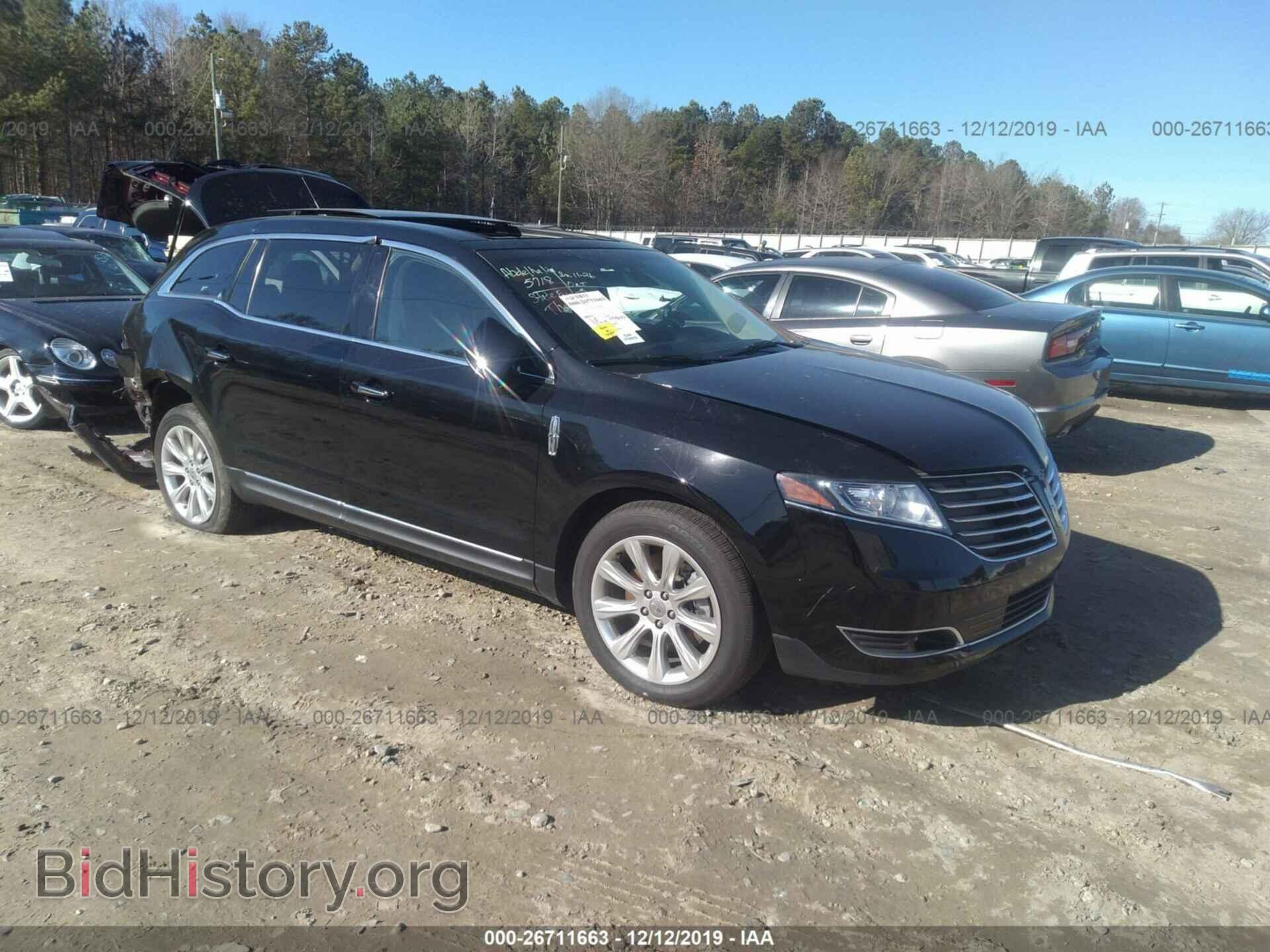 Photo 2LMHJ5FK3HBL00681 - Lincoln MKT 2017