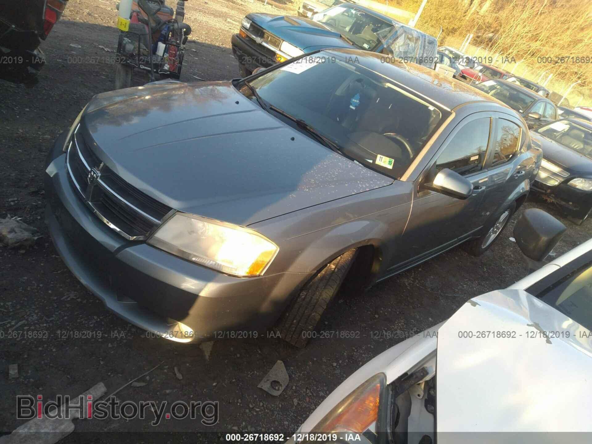 2010 Dodge Avenger - VIN: 1B3CC5FB9AN228708 - Фото 2