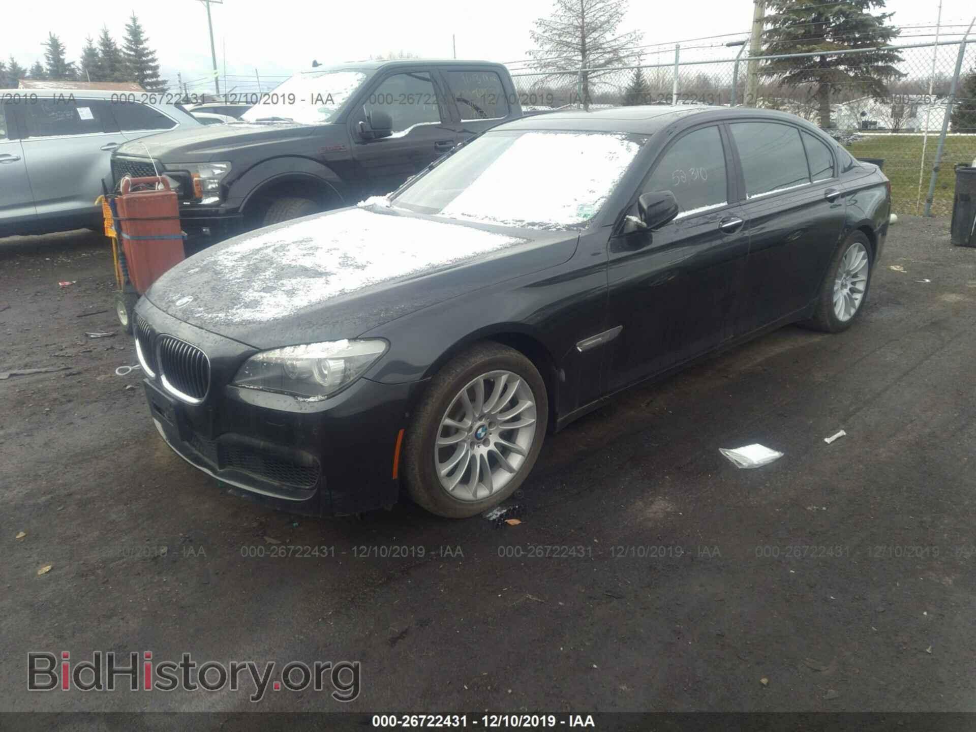 2012 BMW 750 - VIN: WBAKB8C50CC964882 - Фото 2
