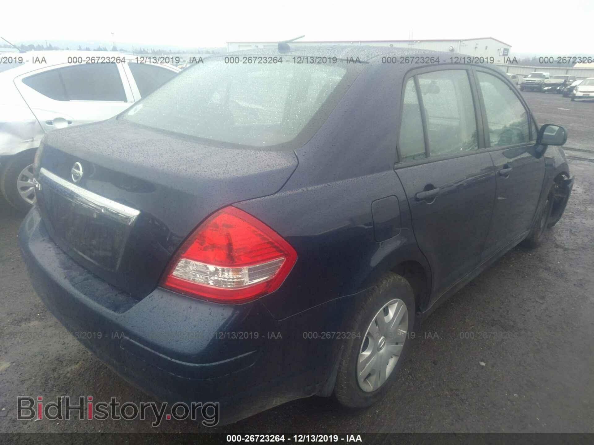 2011 Nissan Versa - VIN: 3N1BC1AP1BL423406 - Photo 4