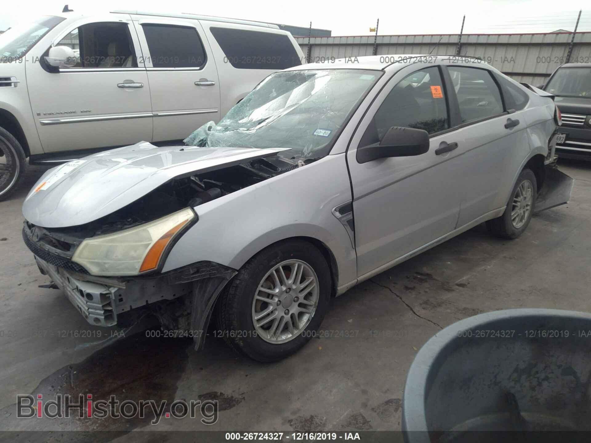 2008 Ford Focus - VIN: 1FAHP35N18W174372 - Фото 2