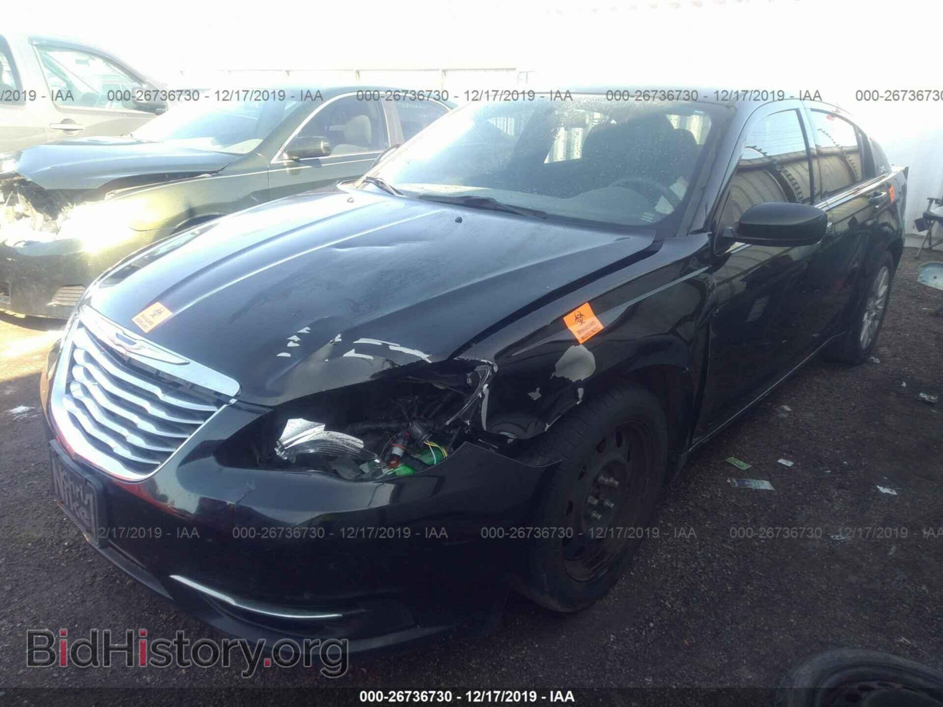 2012 CHRYSLER 200 - VIN: 1C3CCBAB9CN117474 - Фото 2