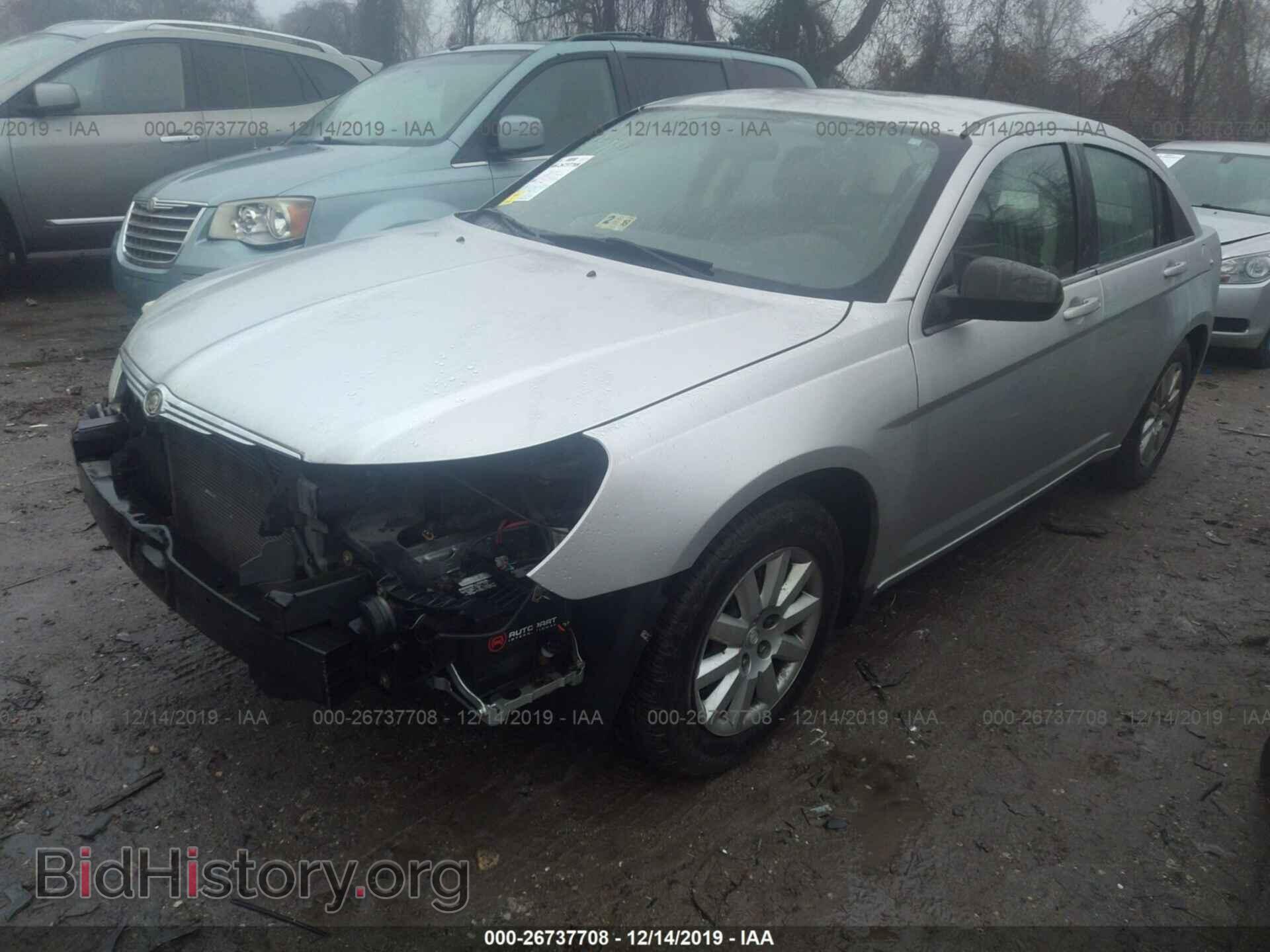 2010 CHRYSLER SEBRING - VIN: 1C3CC4FB2AN102994 - Фото 2