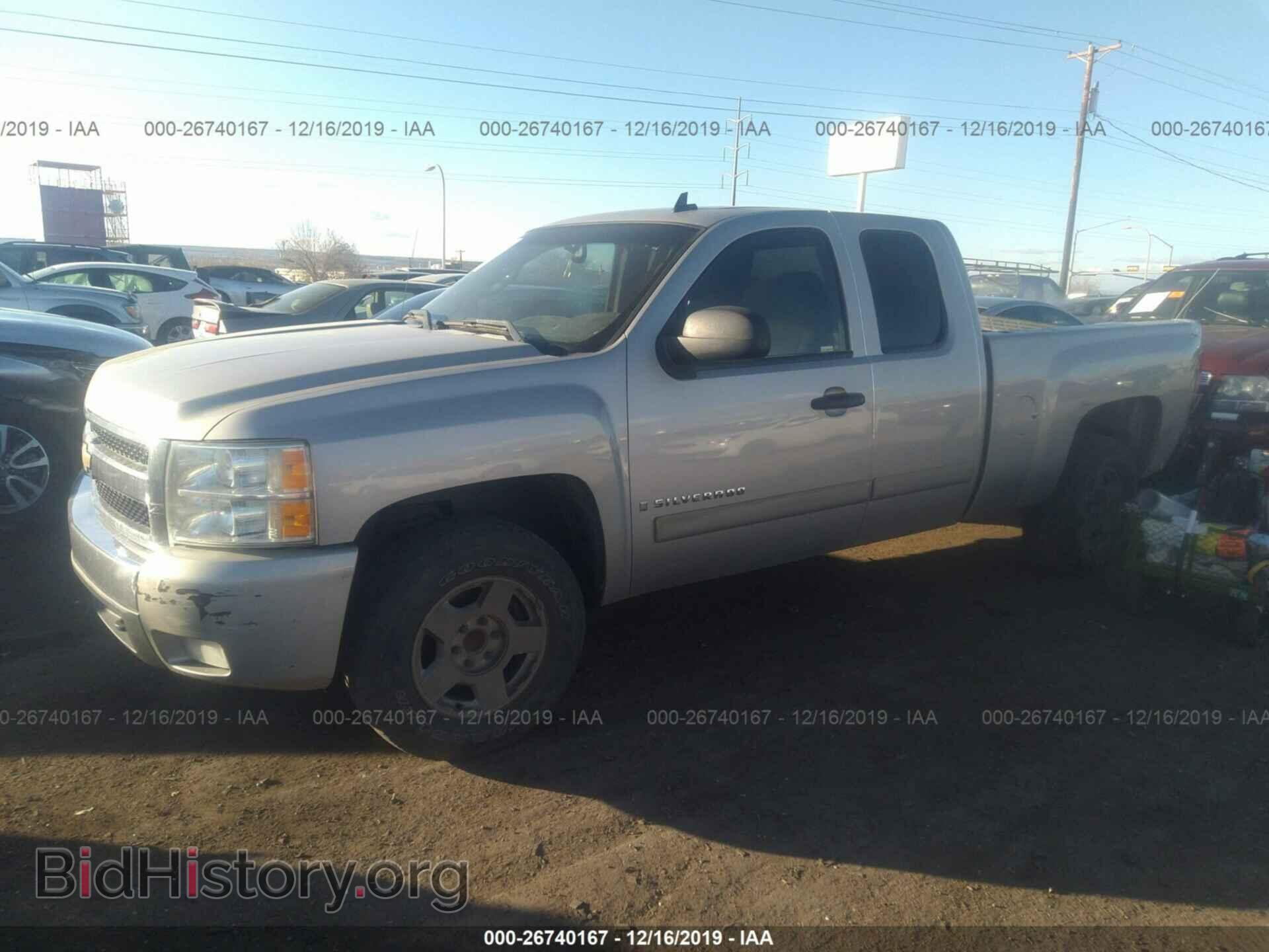 2007 Chevrolet Silverado - VIN: 2GCEC190171732321 - Фото 2