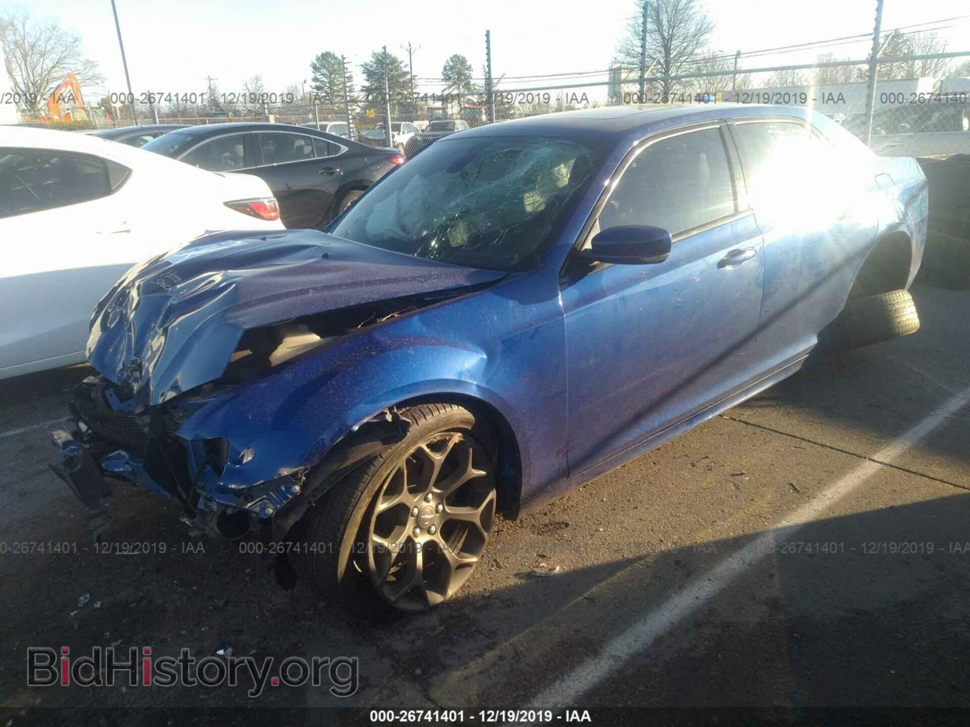 2018 CHRYSLER 300 - VIN: 2C3CCABG8JH190698 - Фото 2