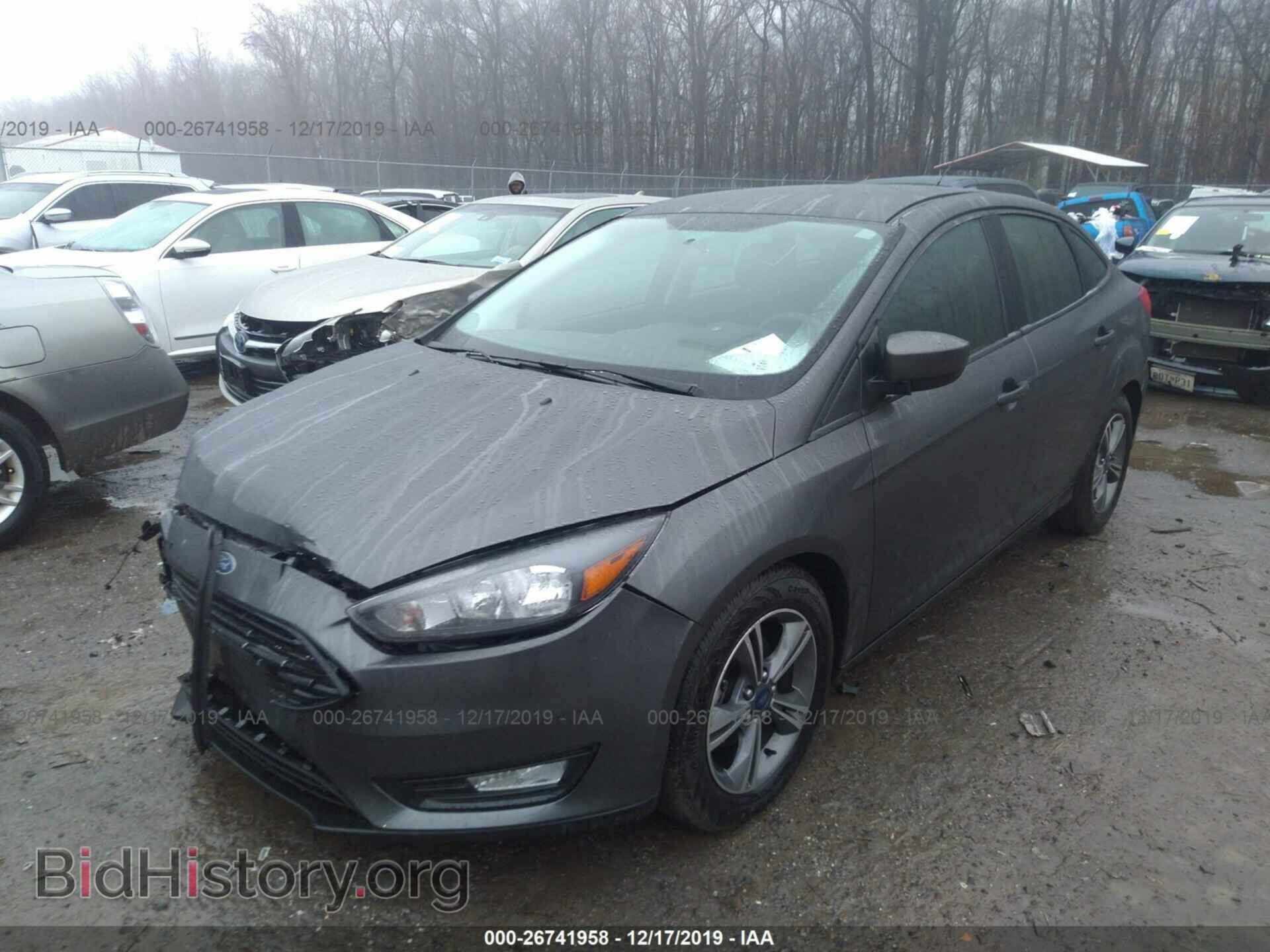 2018 Ford Focus - VIN: 1FADP3FE7JL234739 - Фото 2