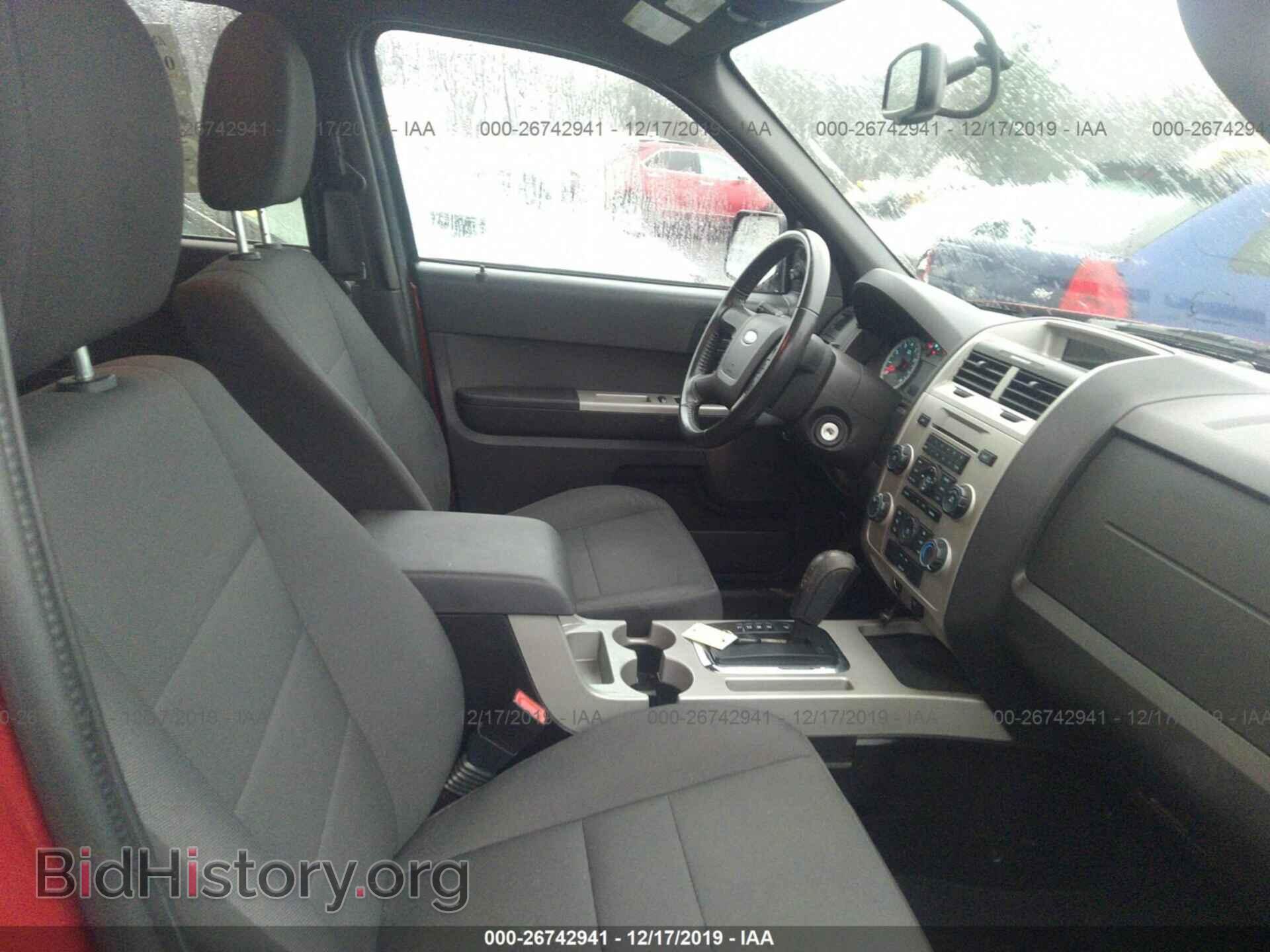 2011 Ford Escape - VIN: 1FMCU9D78BKB34402 - Фото 5