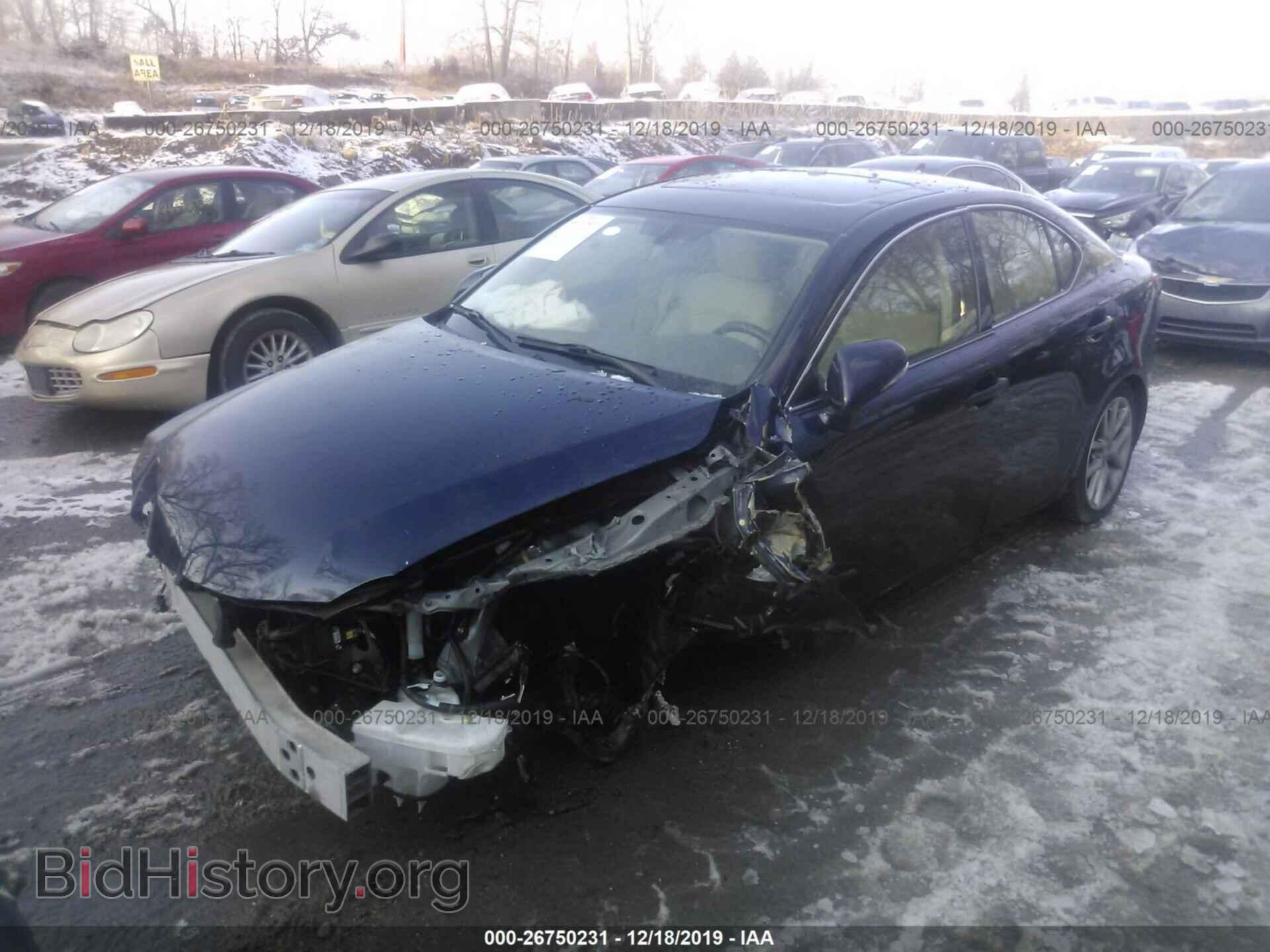 2011 LEXUS IS - VIN: JTHCF5C25B5050628 - Фото 2