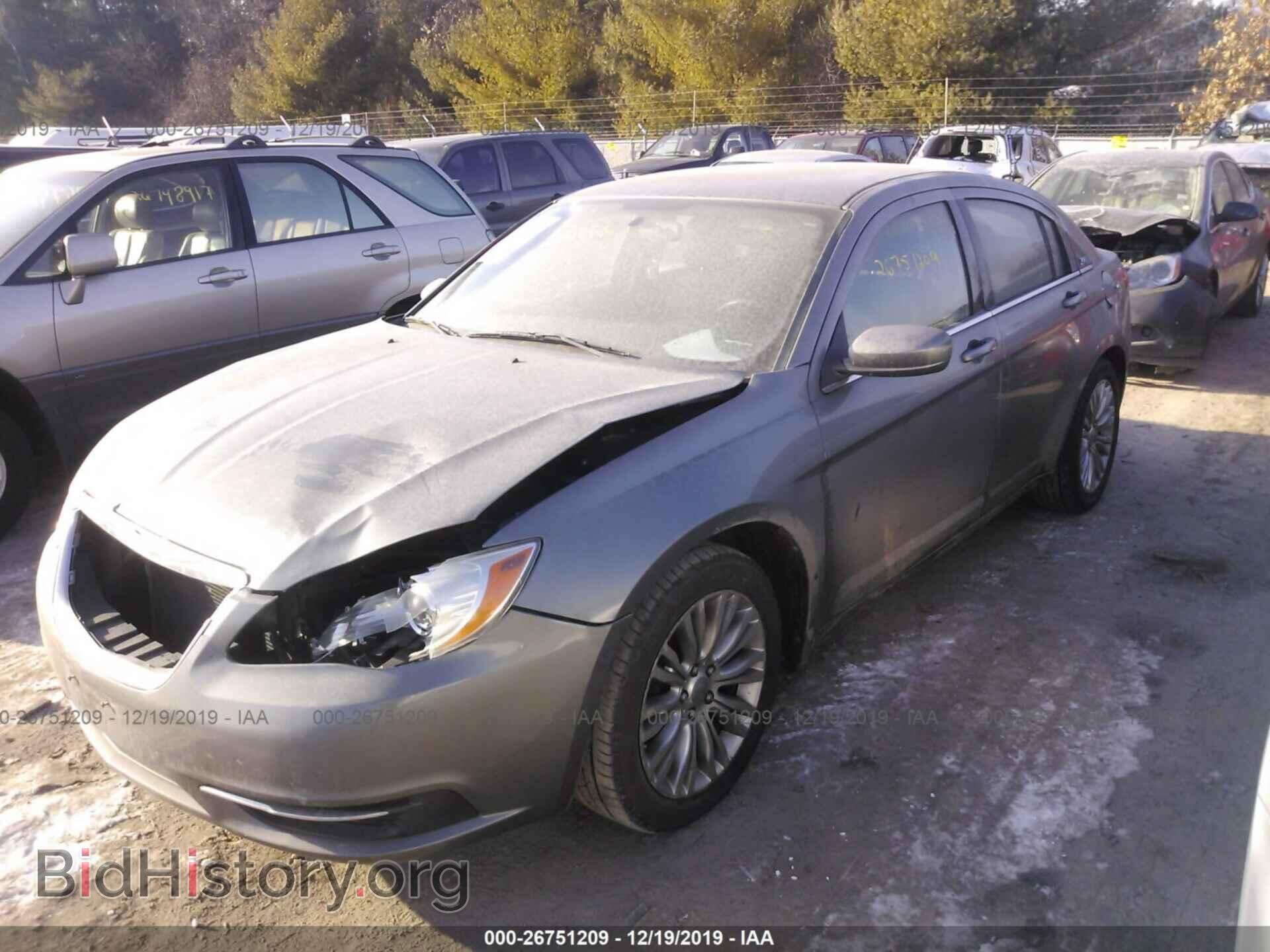 2012 CHRYSLER 200 - VIN: 1C3CCBAB8CN104084 - Фото 2