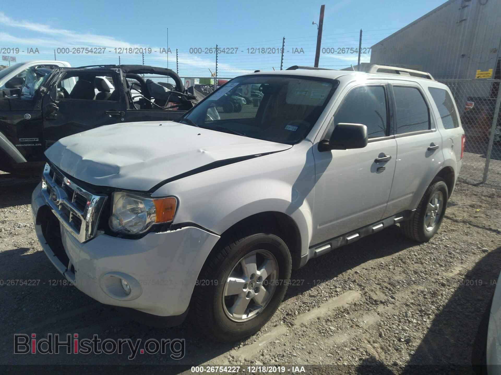 2011 FORD ESCAPE - VIN: 1FMCU0D78BKA49507 - Фото 2