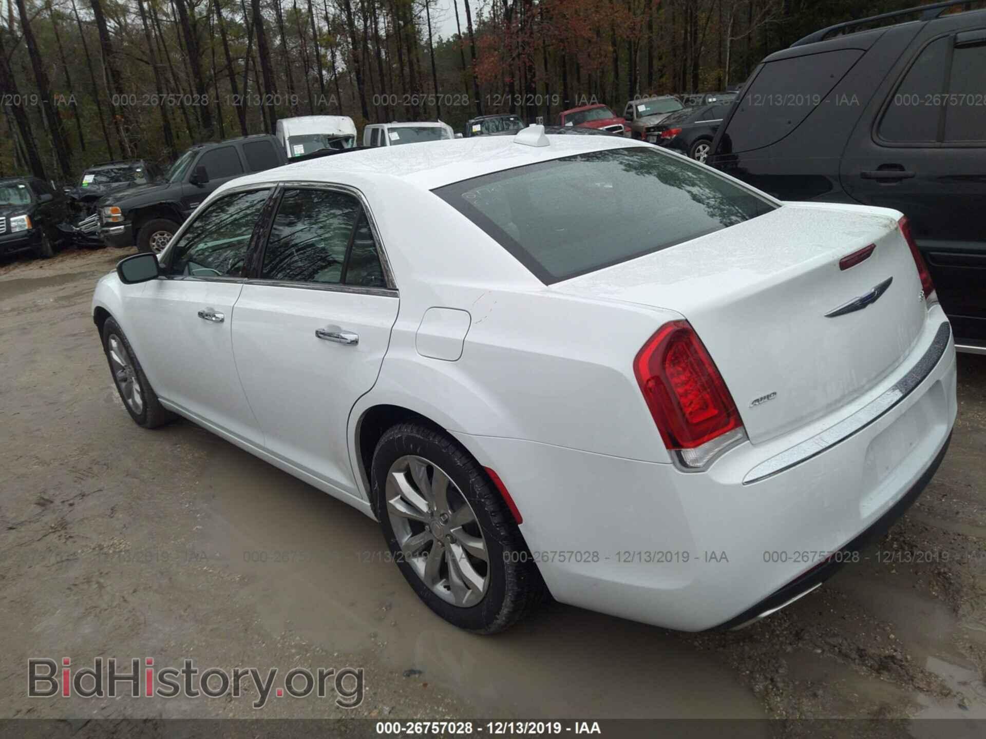 2019 CHRYSLER 300 - VIN: 2C3CCAKG3KH690866 - Фото 3