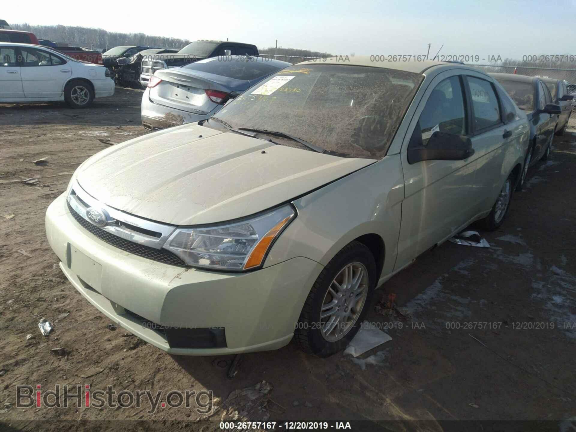2010 Ford Focus - VIN: 1FAHP3FN4AW253667 - Фото 2