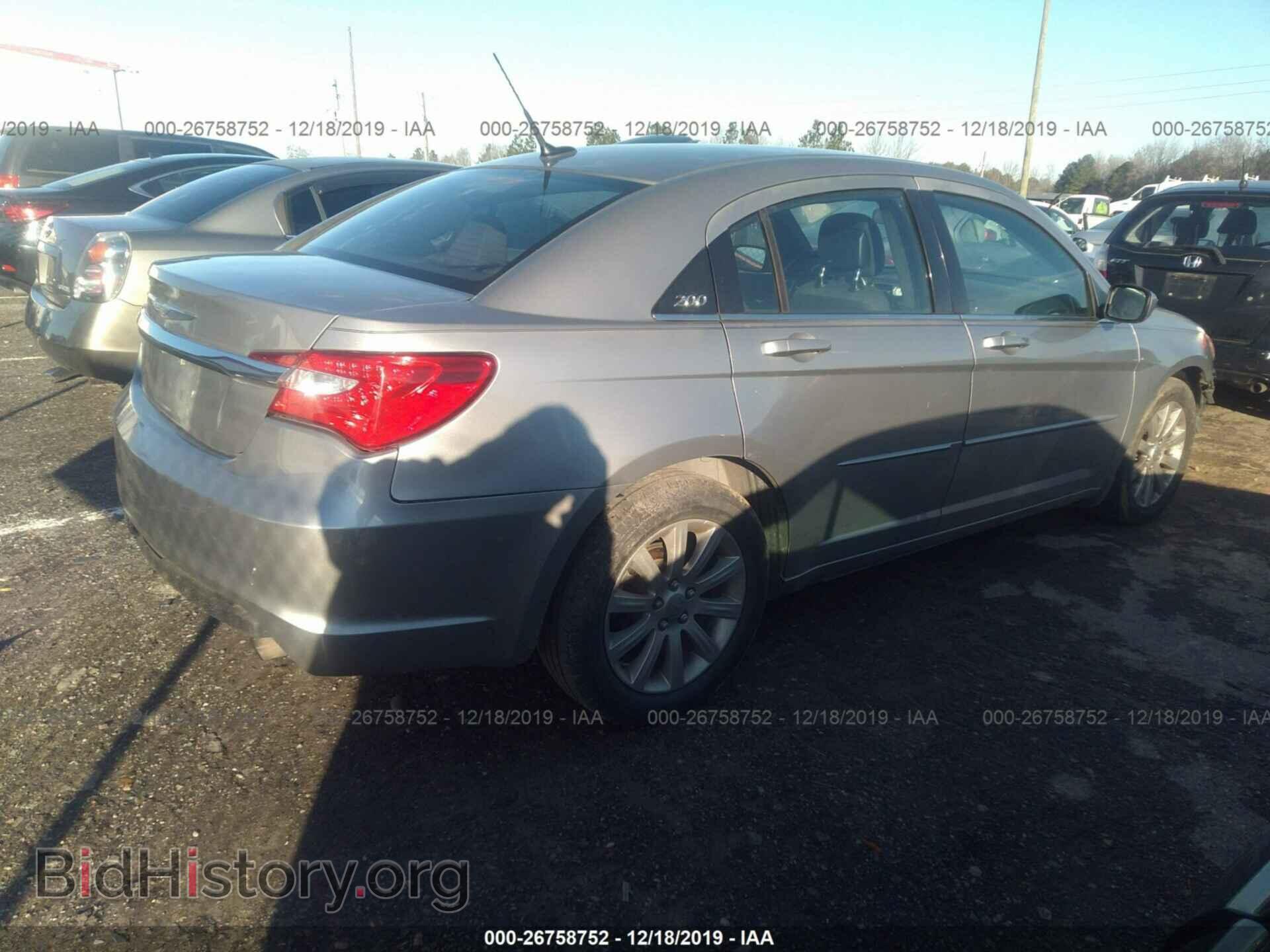 2013 CHRYSLER 200 - VIN: 1C3CCBBB1DN732617 - Фото 4