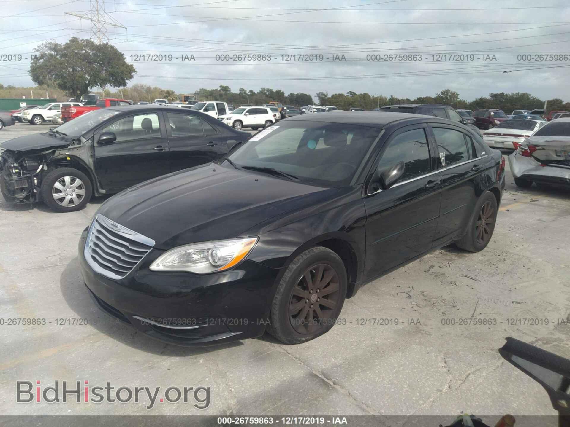 2013 CHRYSLER 200 - VIN: 1C3CCBBBXDN639109 - Фото 2