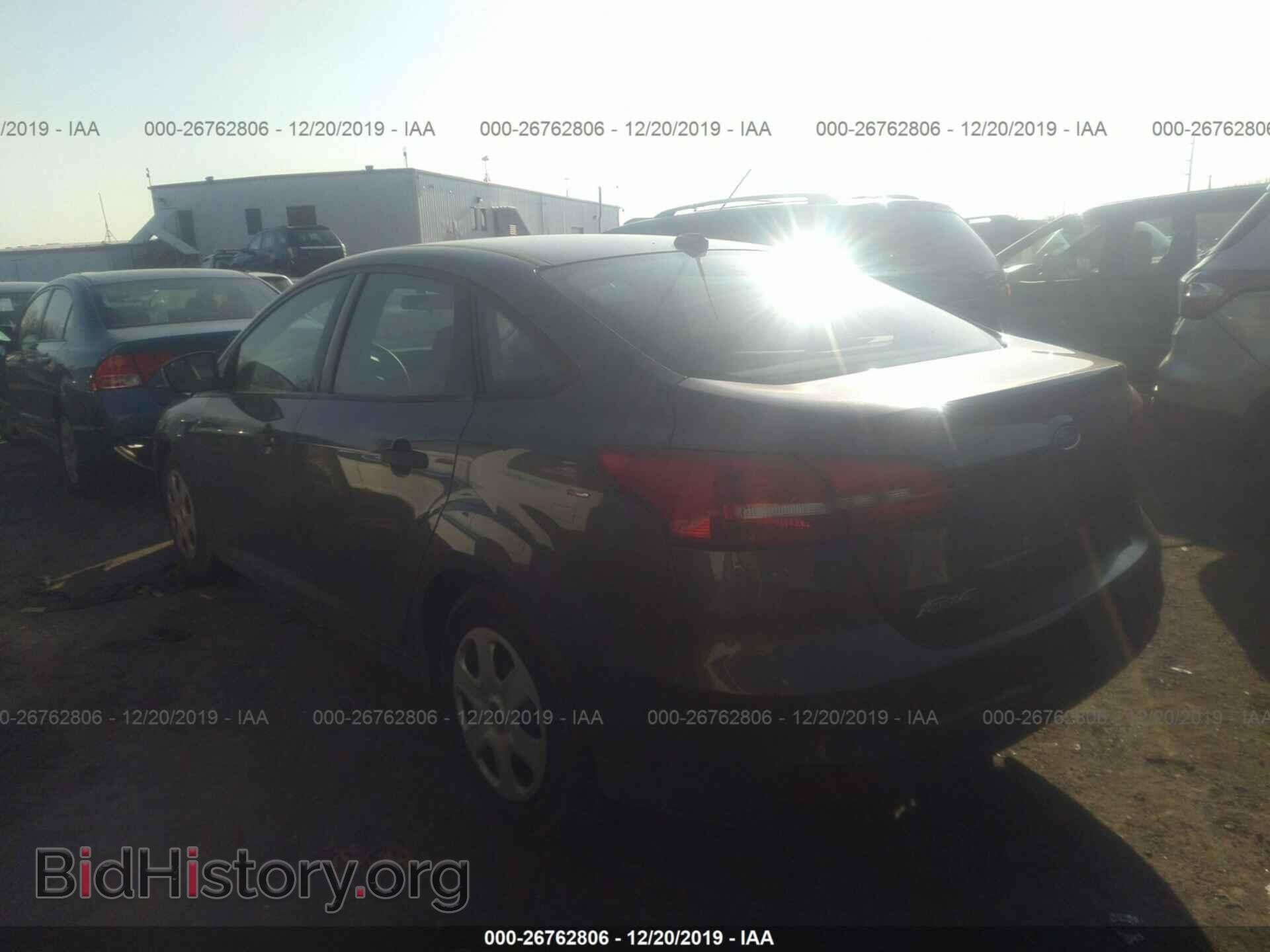 2015 Ford Focus - VIN: 1FADP3E20FL228263 - Photo 3