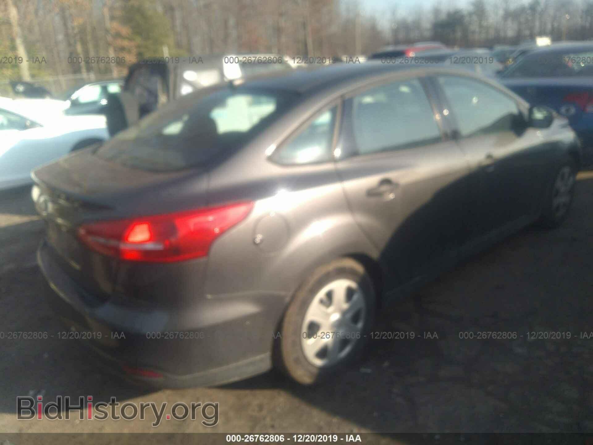 2015 Ford Focus - VIN: 1FADP3E20FL228263 - Photo 4