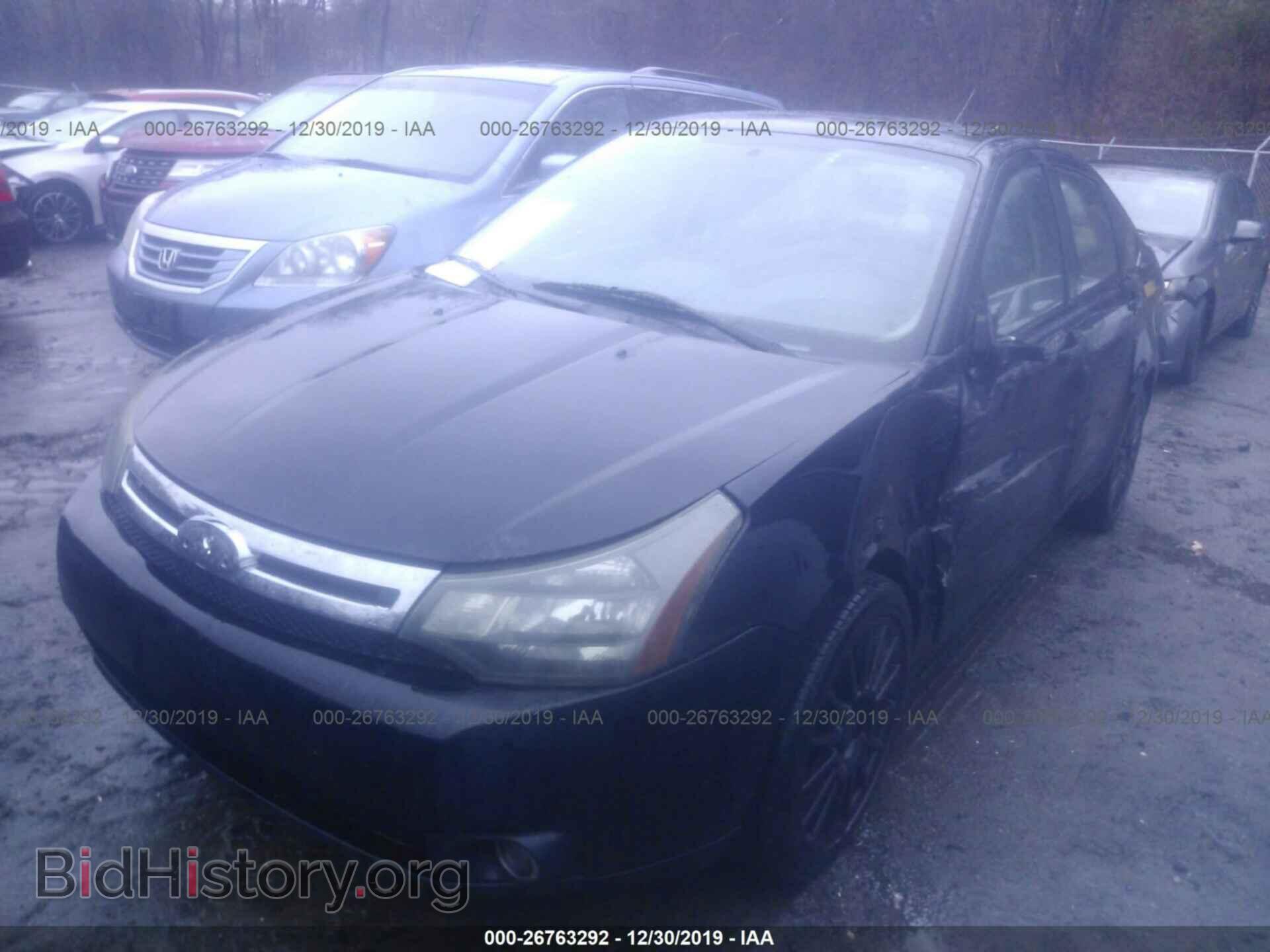 2011 Ford Focus - VIN: 1FAHP3GN5BW153867 - Фото 2