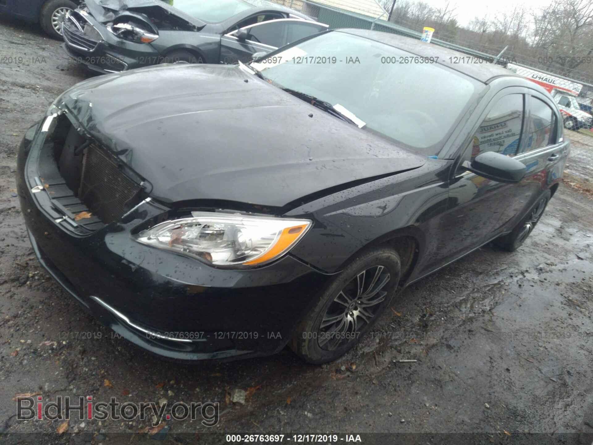 2013 CHRYSLER 200 - VIN: 1C3CCBAG9DN729025 - Фото 2