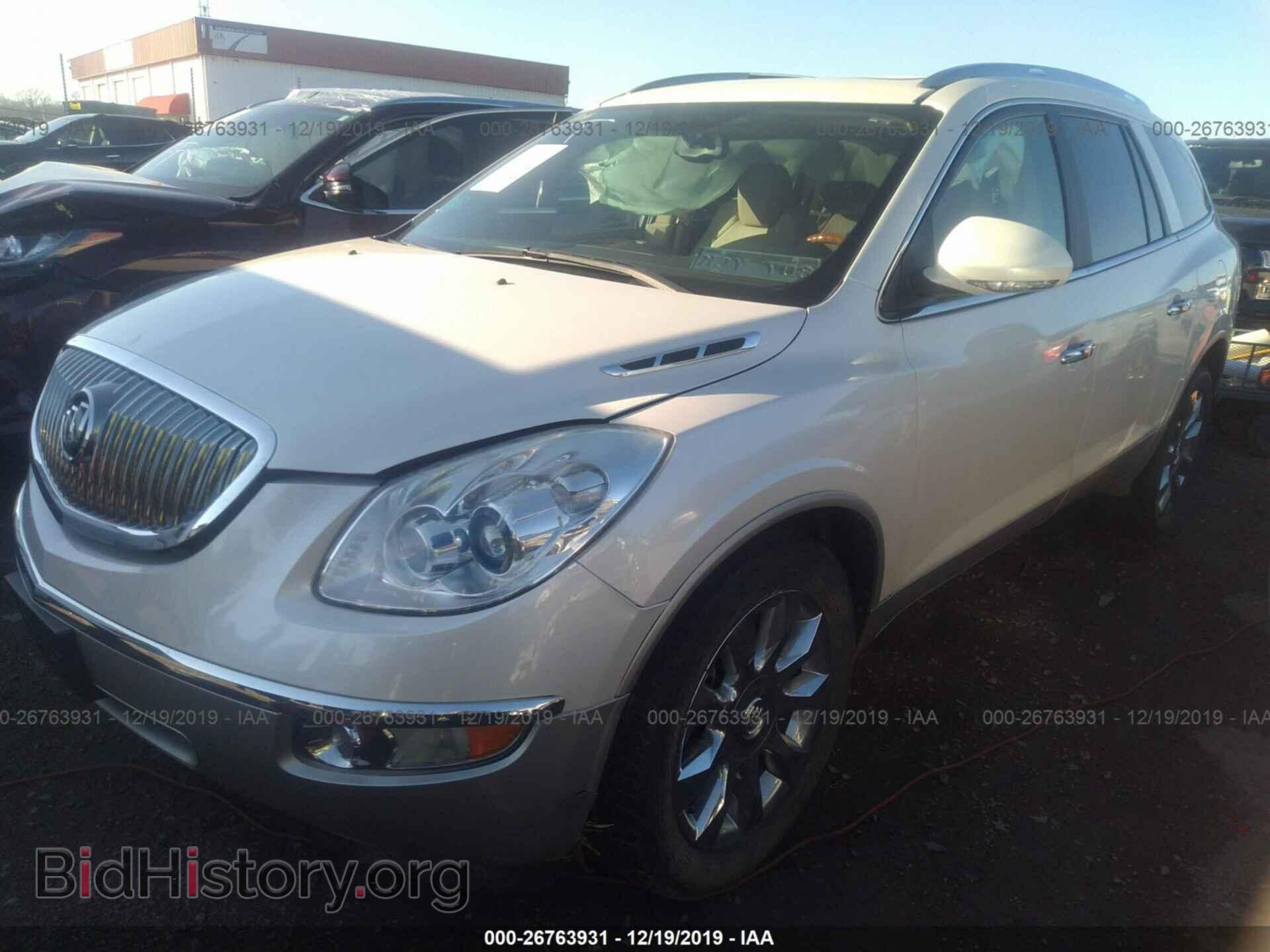 2011 BUICK ENCLAVE - VIN: 5GAKVCED8BJ210982 - Photo 2