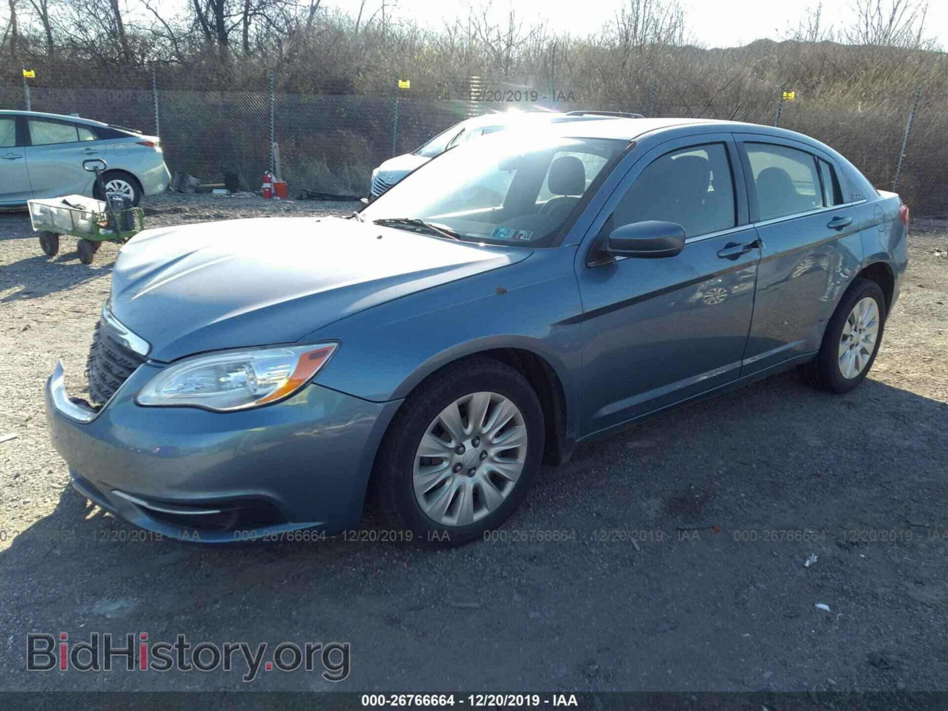 2011 Chrysler 200 - VIN: 1C3BC4FB6BN563788 - Фото 2