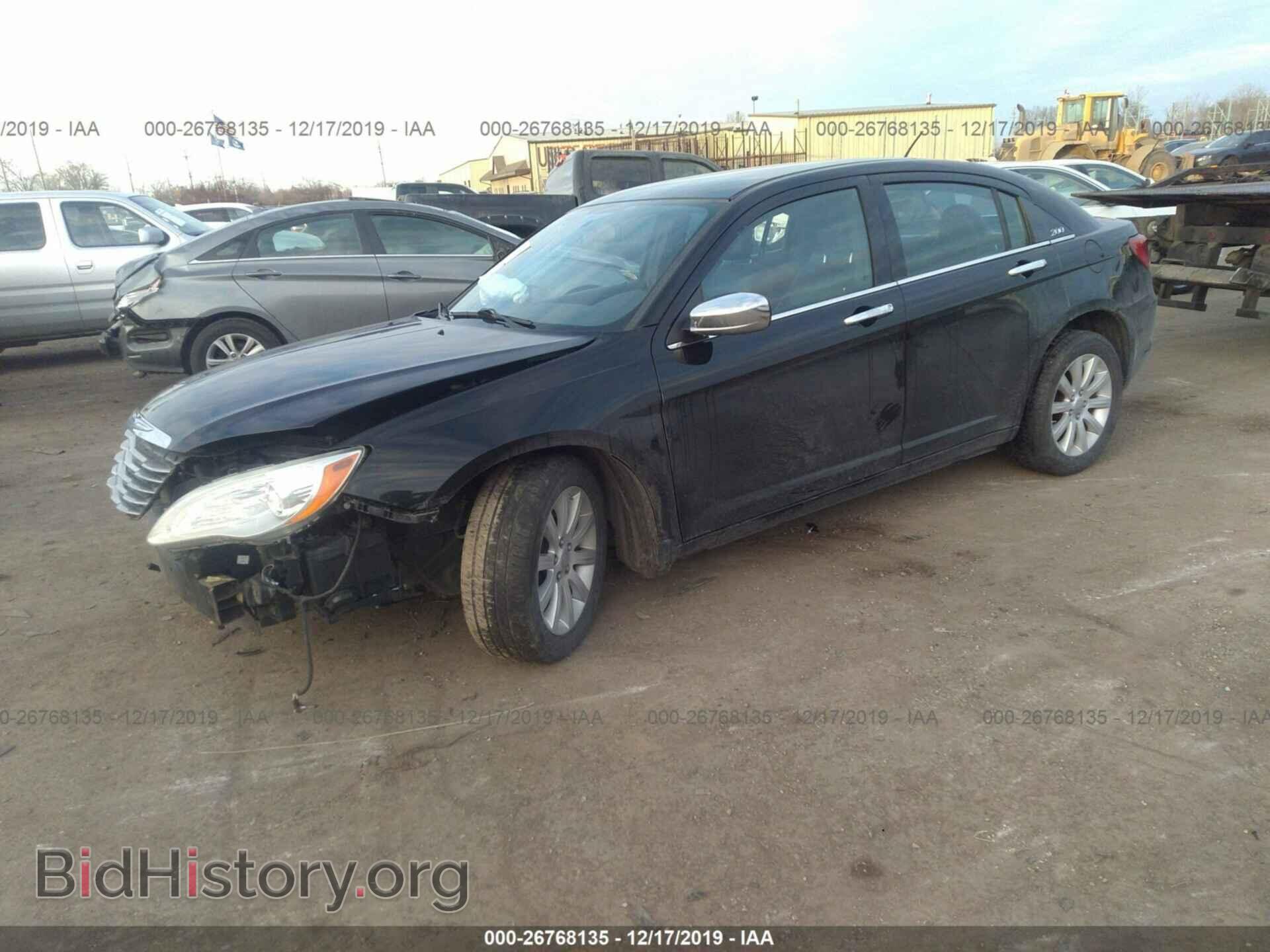 2013 CHRYSLER 200 - VIN: 1C3CCBCG0DN688927 - Фото 2