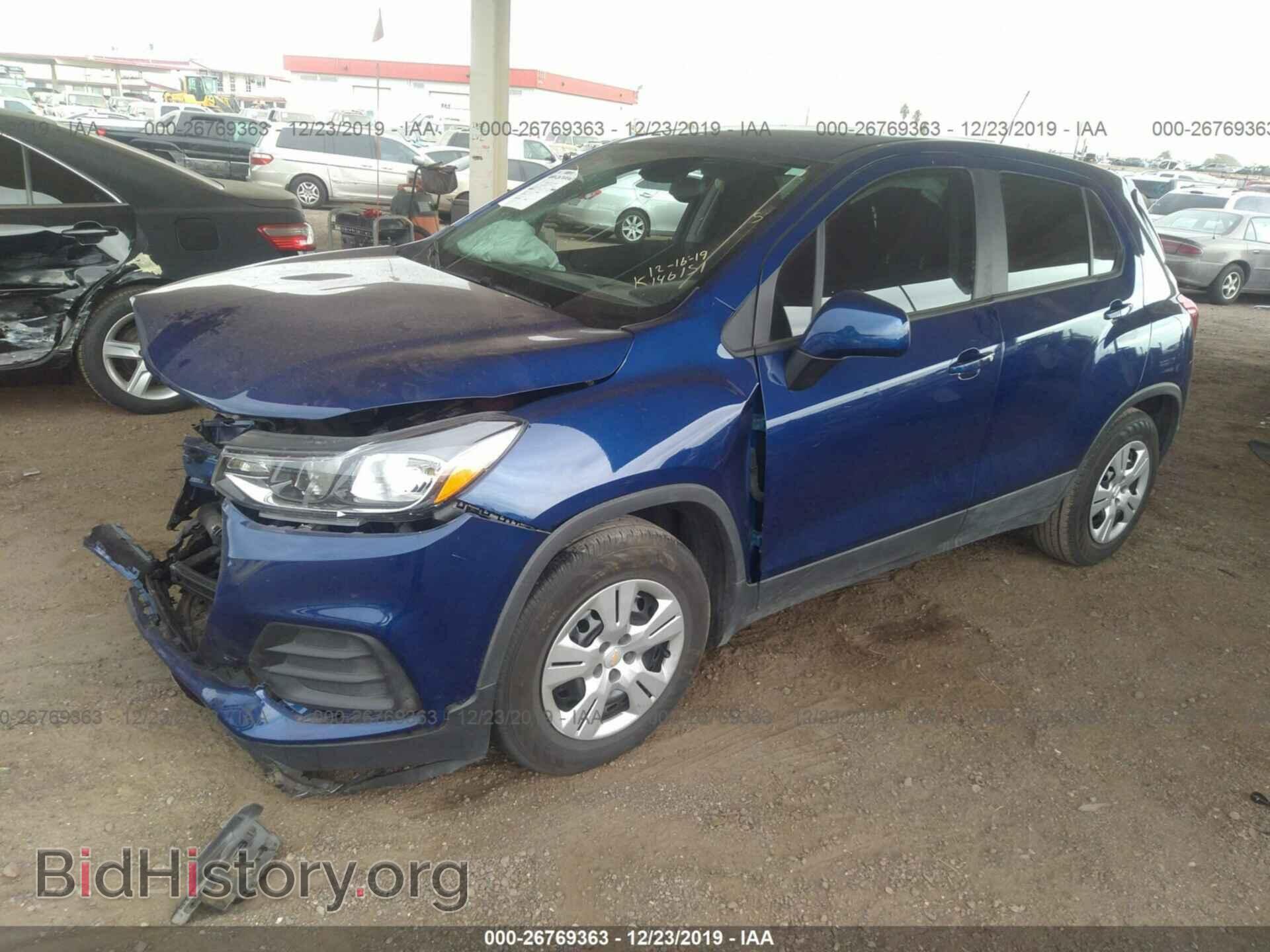 2017 CHEVROLET TRAX - VIN: 3GNCJKSB0HL146151 - Фото 2