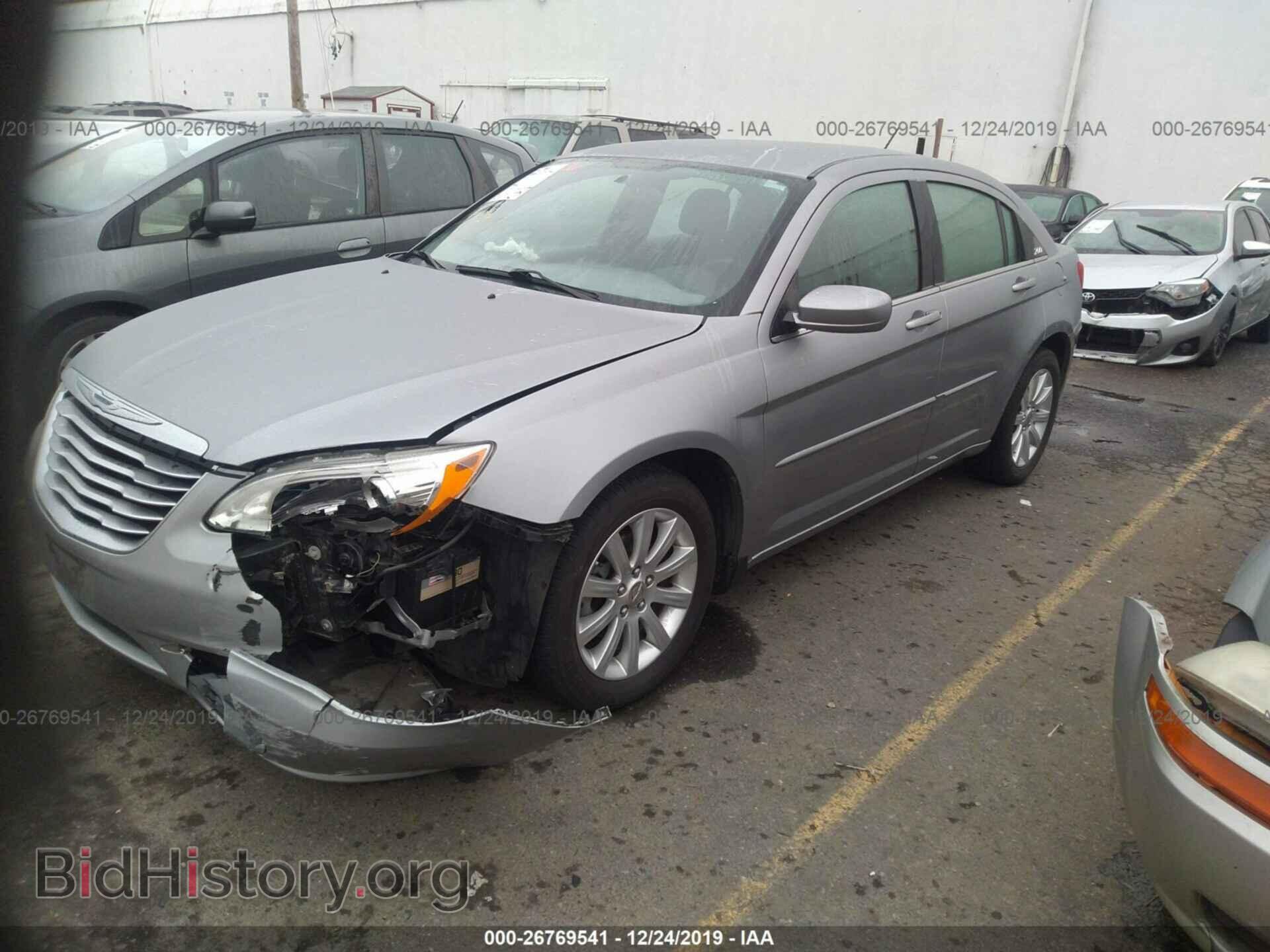 2013 CHRYSLER 200 - VIN: 1C3CCBBB4DN636271 - Photo 2