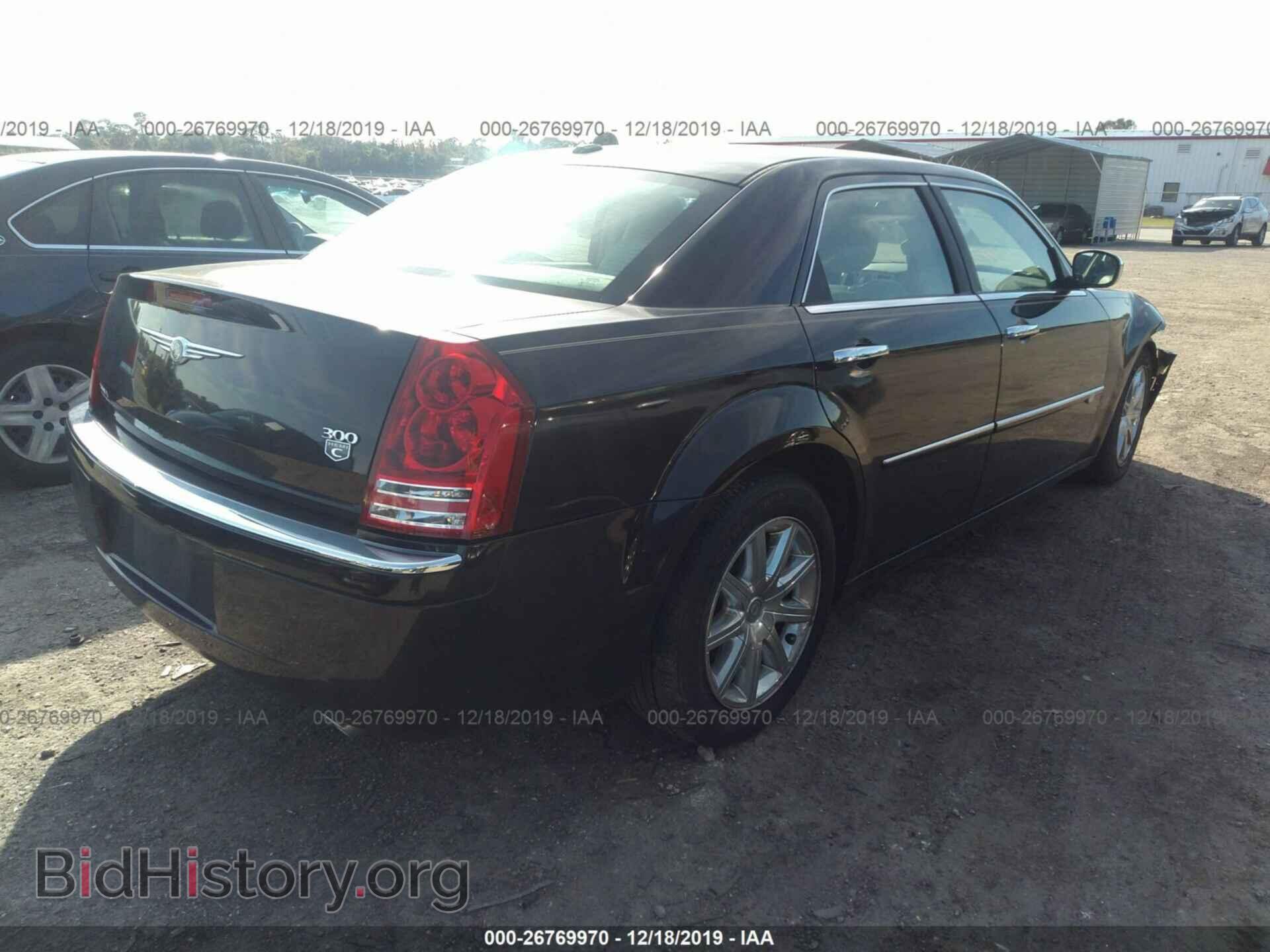 2010 Chrysler 300c - VIN: 2C3CA6CT5AH161707 - Фото 4