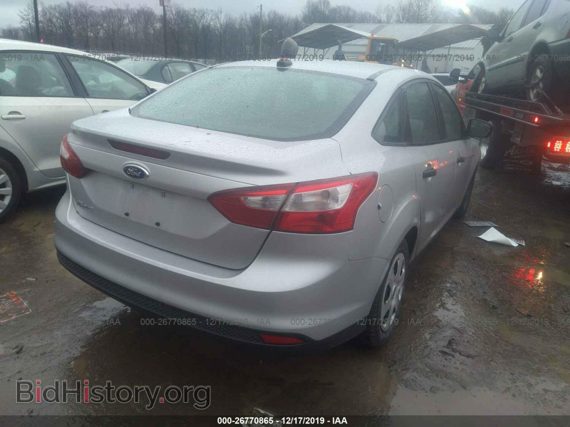 2012 Ford FOCUS - VIN: 1FAHP3E23CL232207 - Photo 4
