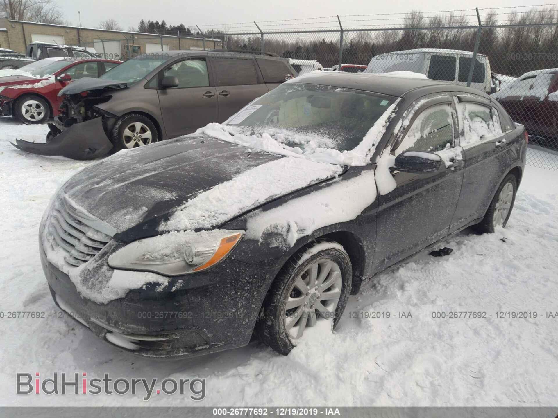 2012 CHRYSLER 200 - VIN: 1C3CCBBG2CN134367 - Фото 2