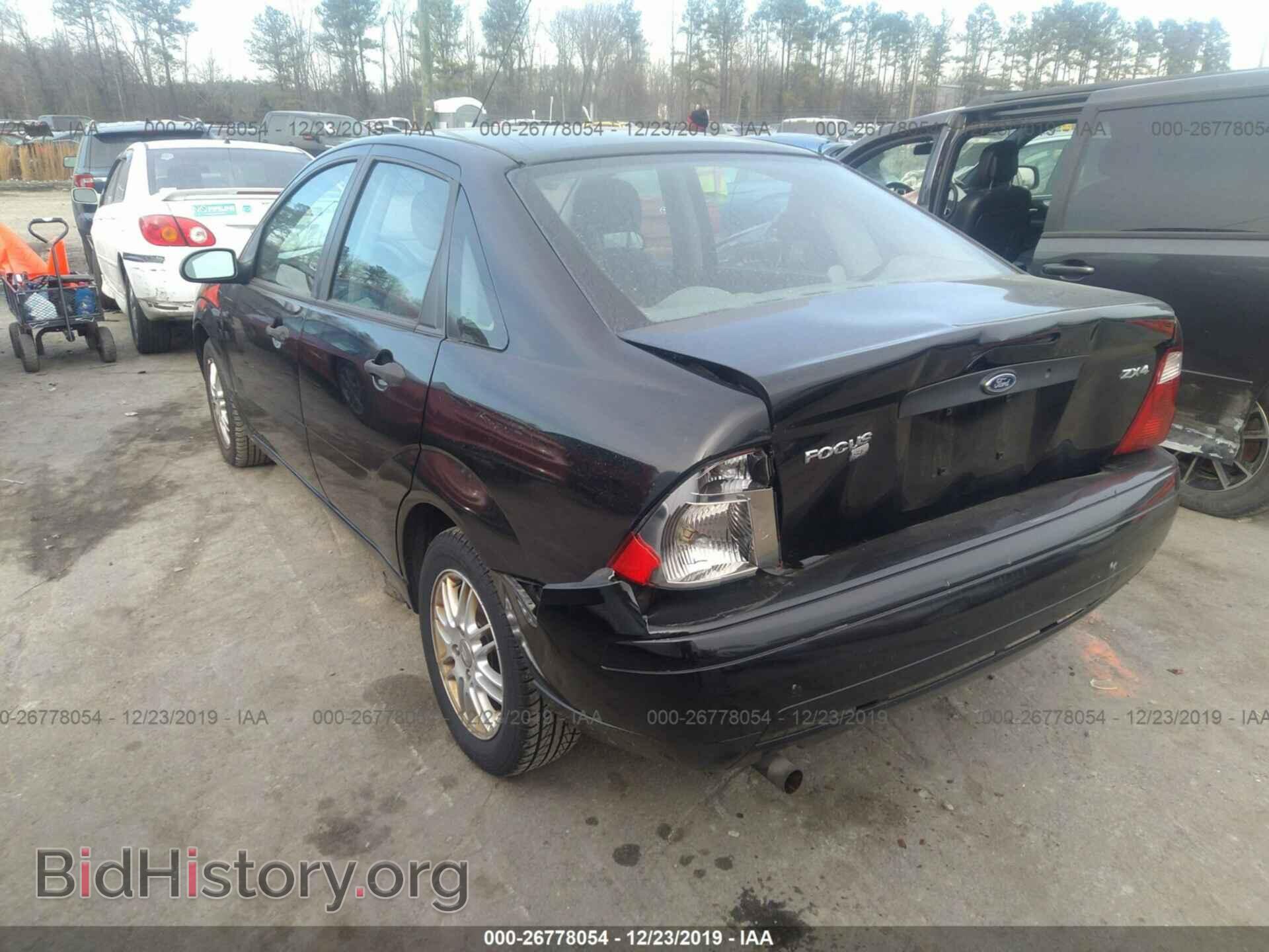 2005 Ford Focus - VIN: 1FAFP34N05W221248 - Фото 3