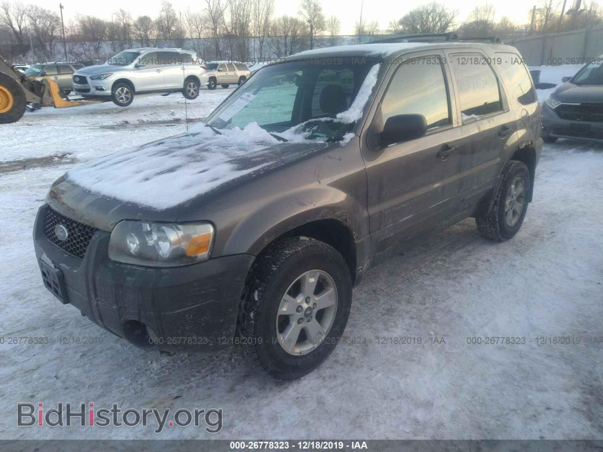 2006 Ford Escape - VIN: 1FMYU93106KD03417 - Фото 2
