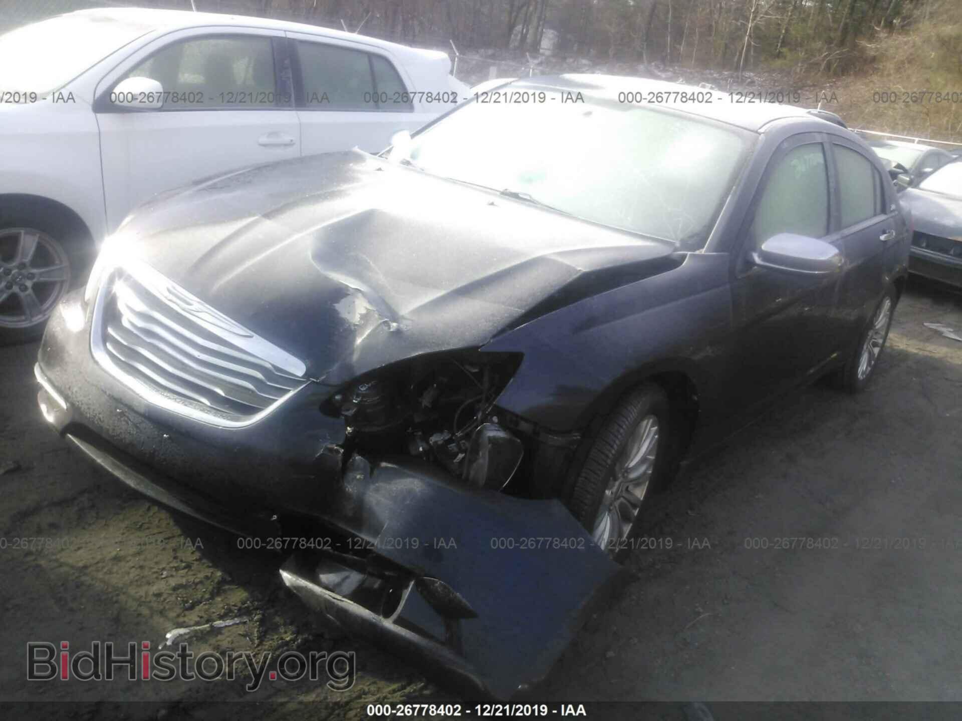 2012 CHRYSLER 200 - VIN: 1C3CCBCG0CN116755 - Фото 2
