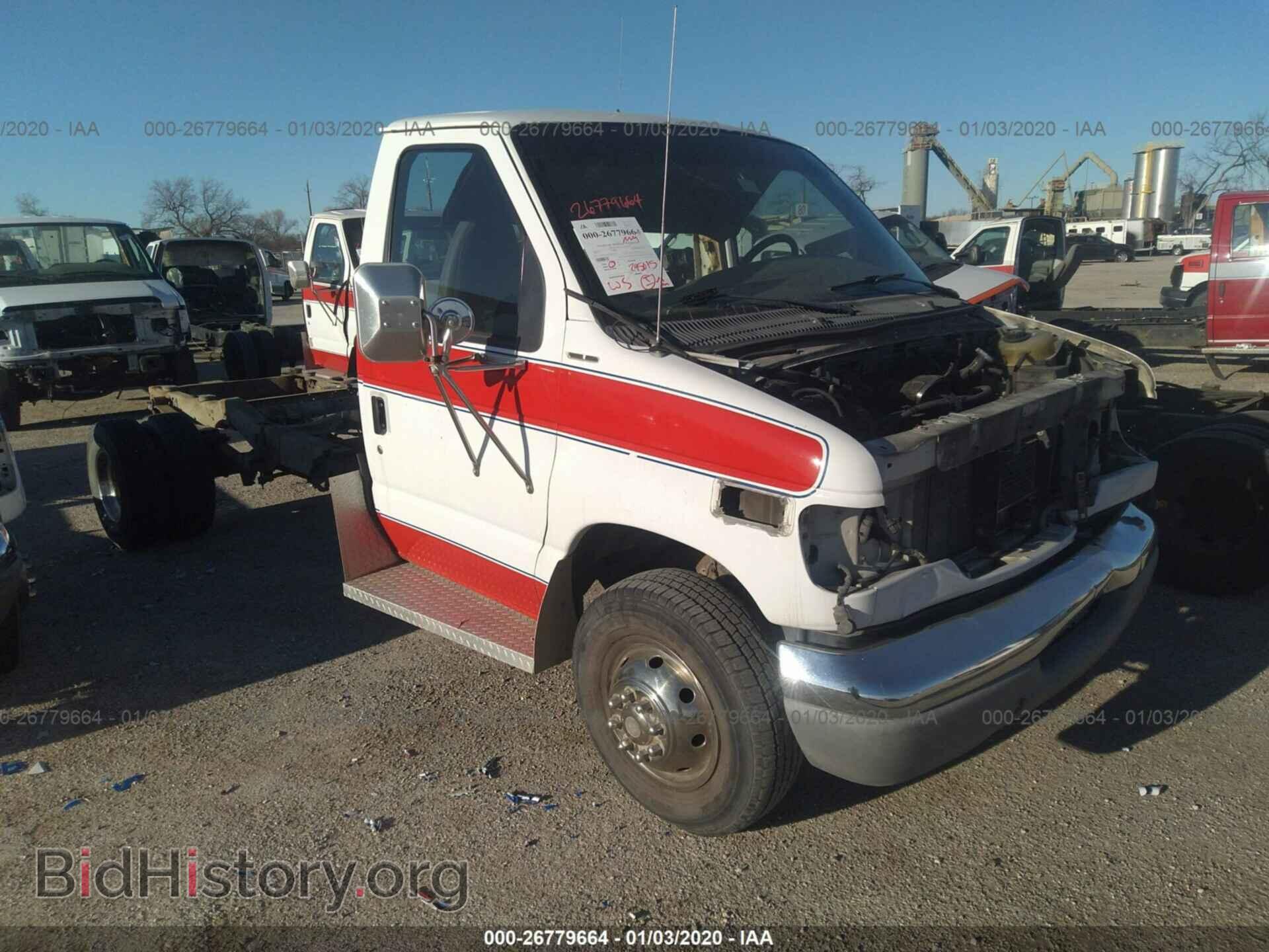 Photo 1FDXE45F62HB52577 - FORD ECONOLINE 2002