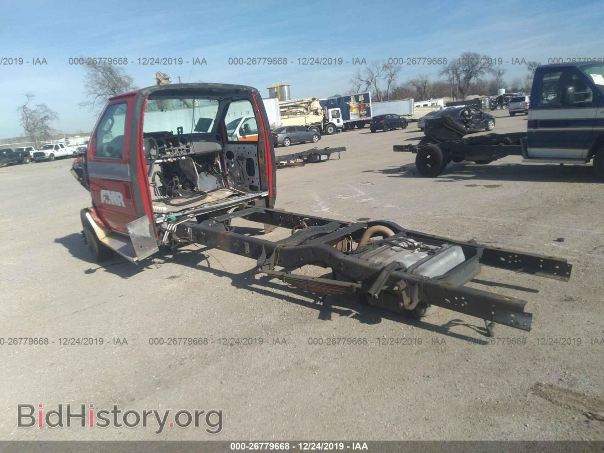 2013 FORD ECONOLINE - VIN: 1FDWE3FS2DDA84645 - Фото 3